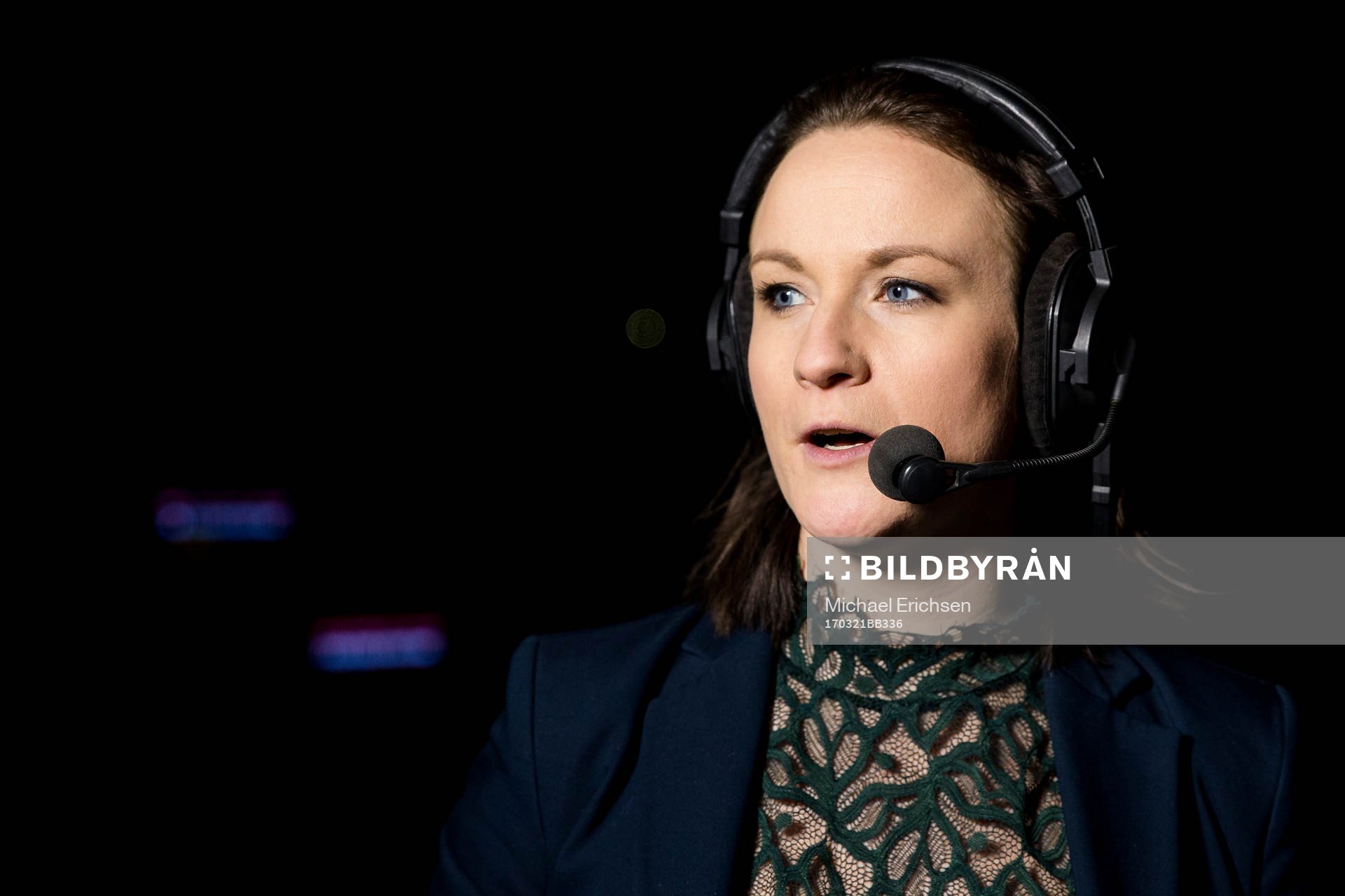 C Mores kommentator  Lena Sundqvist