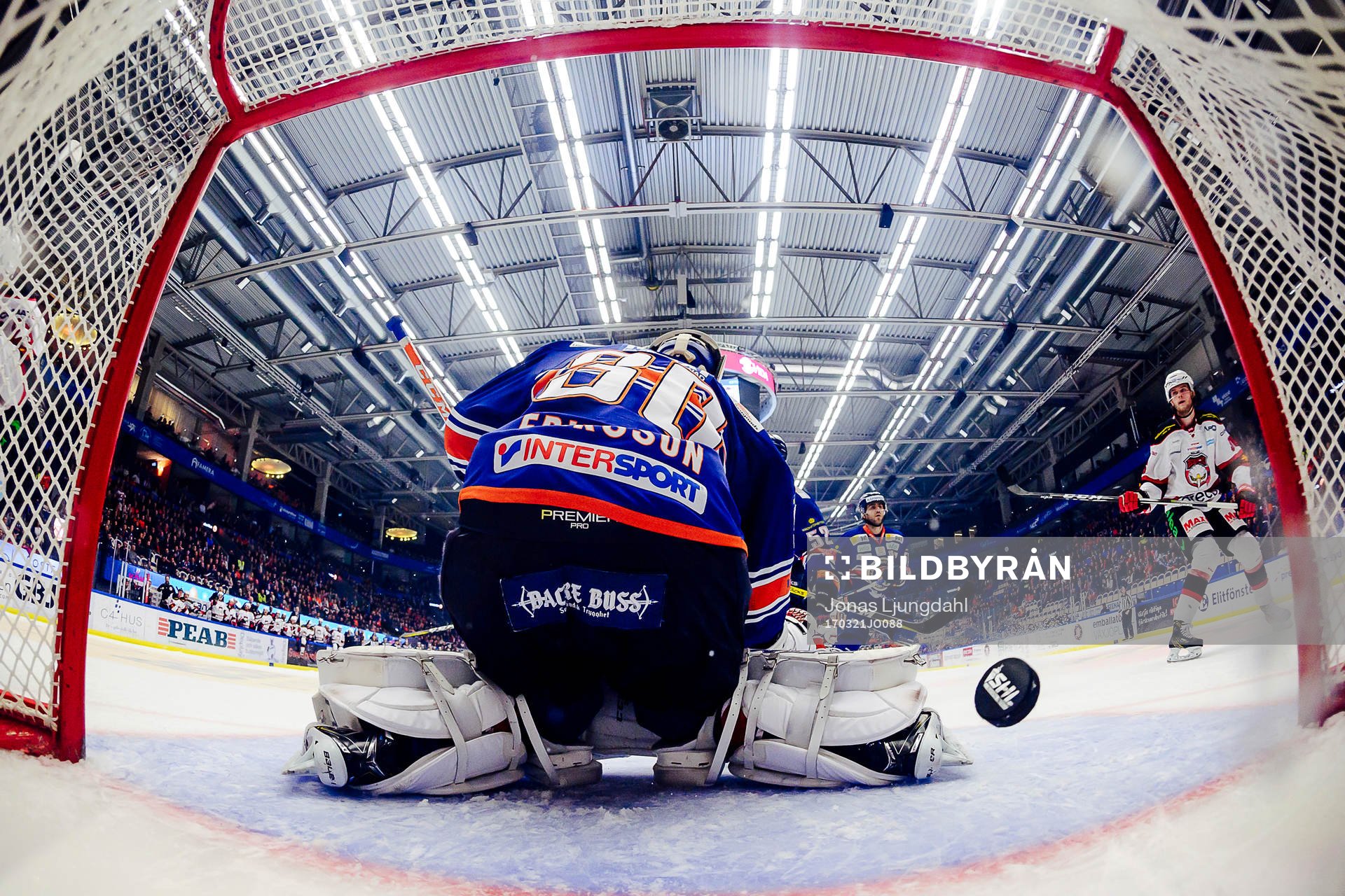 Malmö Redhawks Christoffer Forsberg (ej i bild) gör mål