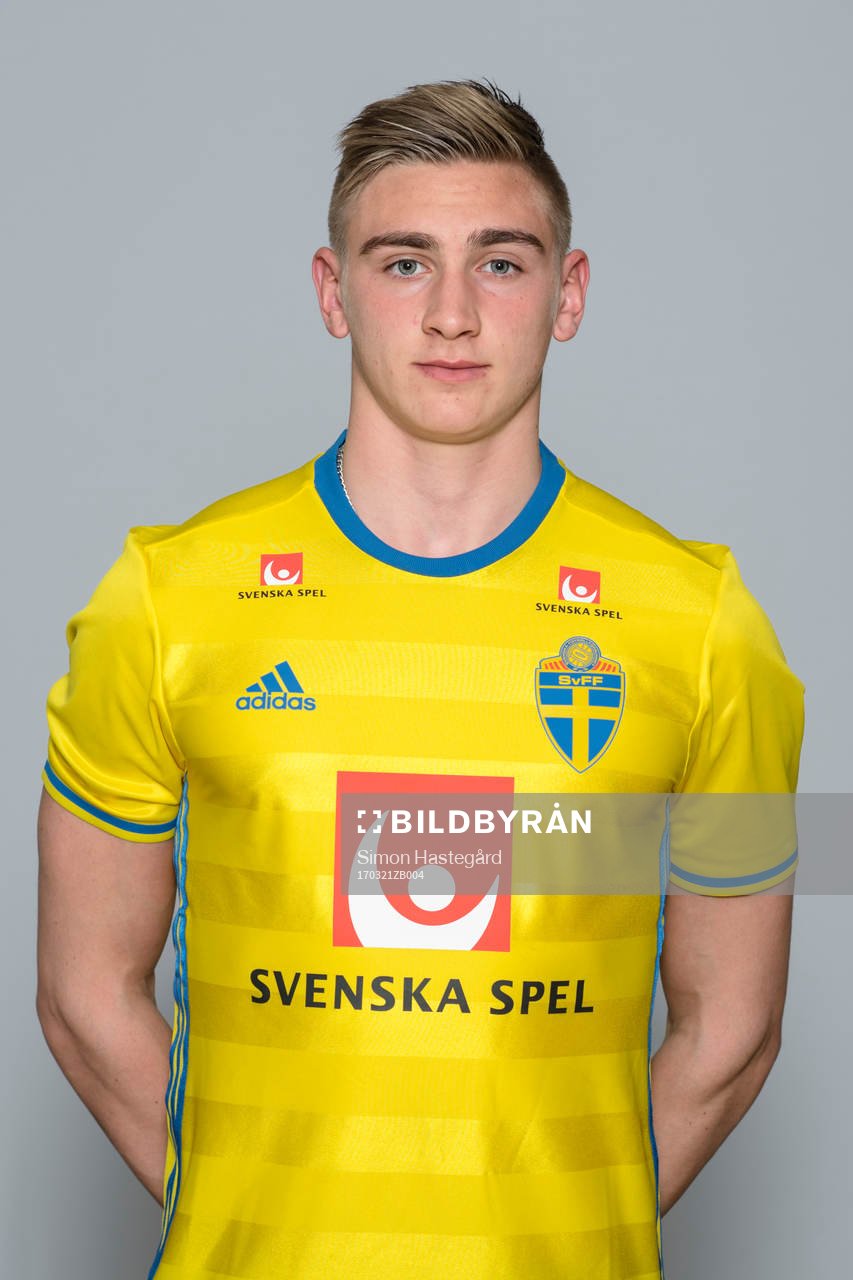 Albin Hultin i P18-landslaget poserar för ett porträtt den 21 Mars 2017 i Stockholm