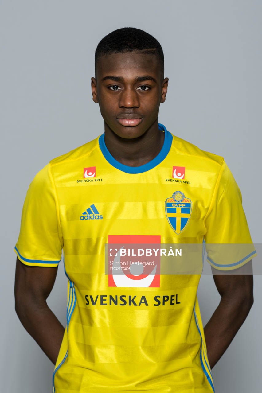 Adil Titi i P18-landslaget