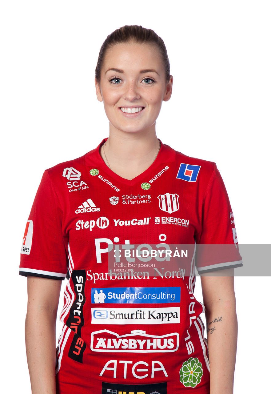 Piteås Ronja Aronsson poserar för ett porträtt den 21 mars 2017 i Piteå.