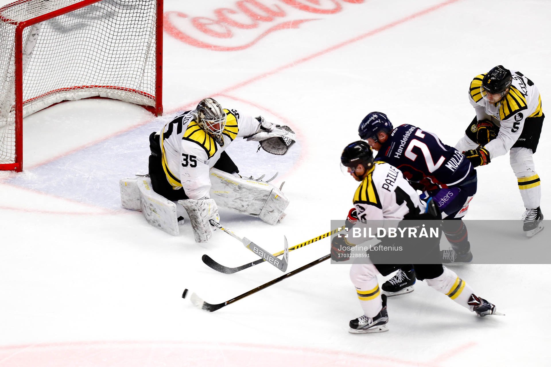 Linköpings Marcel Müller och Brynäs Lukas Kilström,