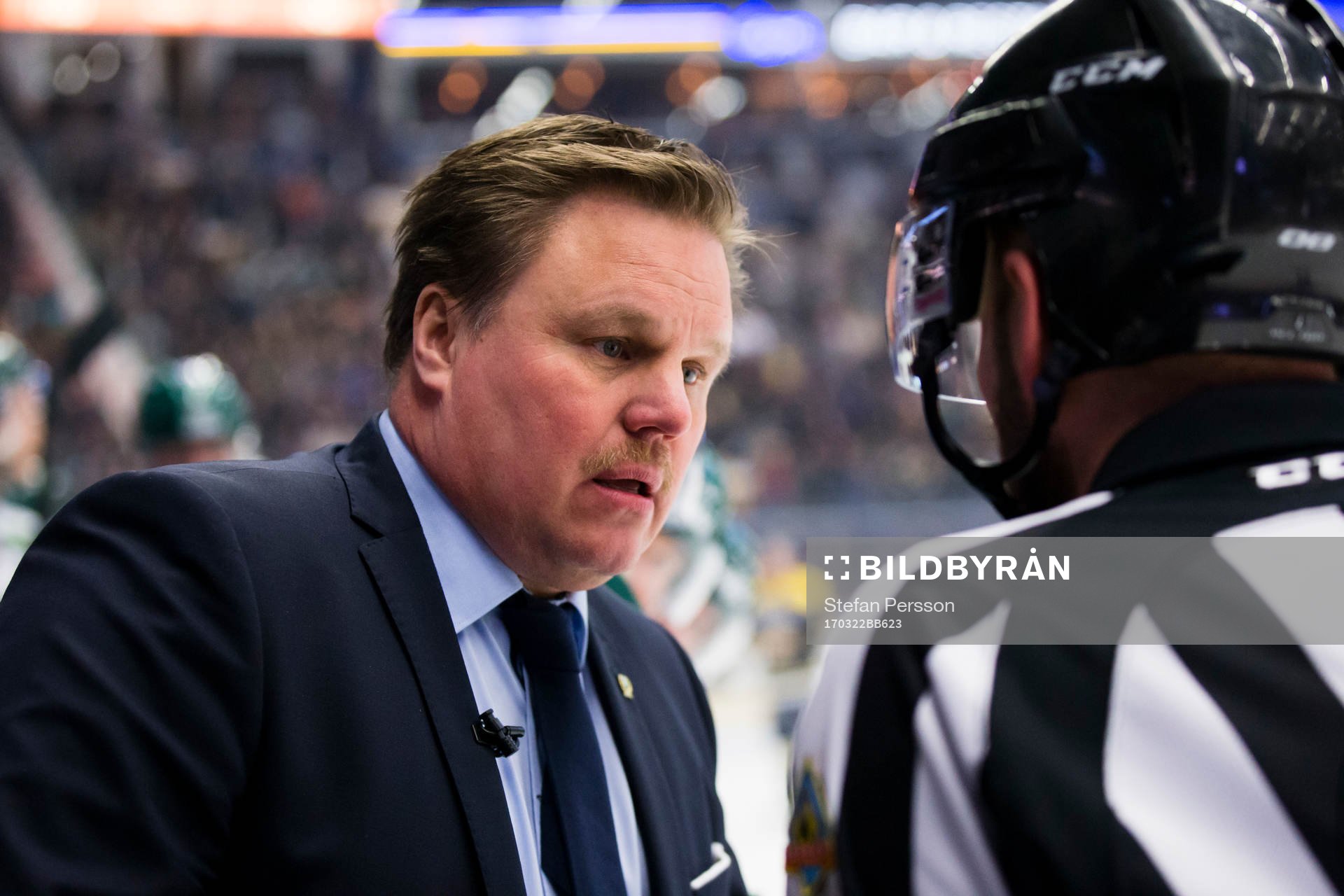 Färjestads tränare Leif Carlsson missnöjd med ett domslut