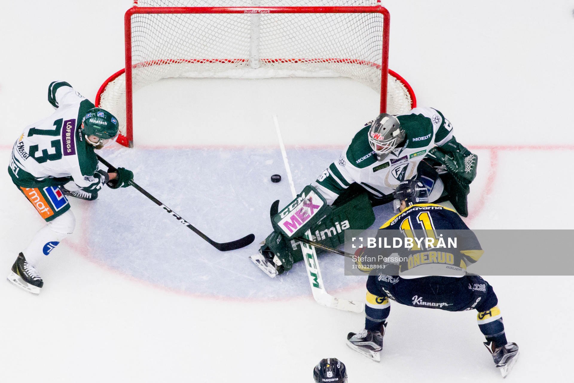 s Simon Önerud gör mål till 3-2 bakom Färjestads