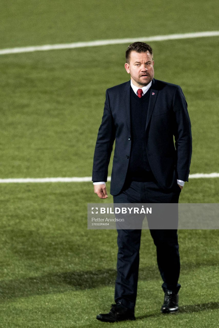 Rosengårds tränare Jack Majgaard Jensen deppar
