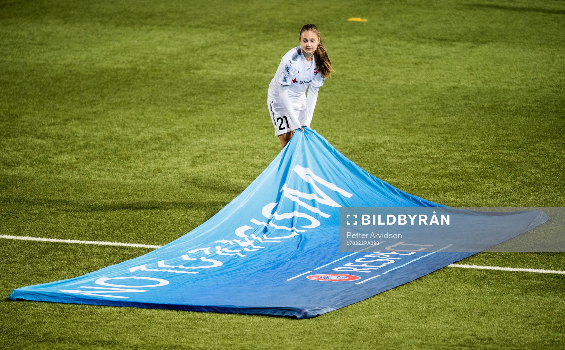 Rosengårds Lieke Martens får dra undan ett UEFA skynke