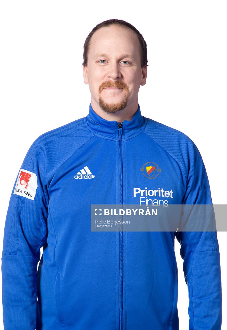 Djurgårdens sjukgymnast Henrik Edfeldt poserar för ett porträtt den 22 mars 2017 i Stockholm.