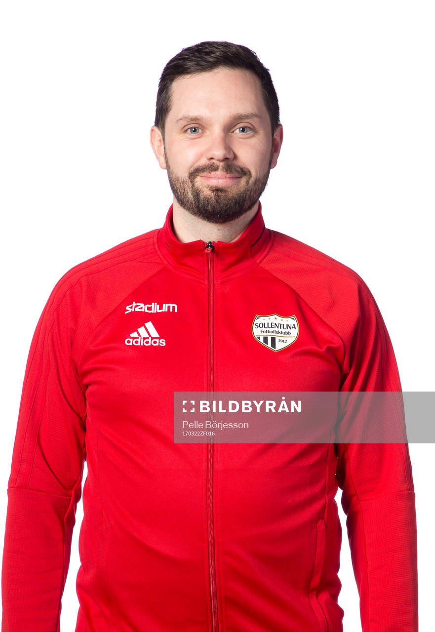 Solletunas assisterande tränare Tobias Karlsson poserar för ett porträtt den 22 mars 2017 i Stockholm.