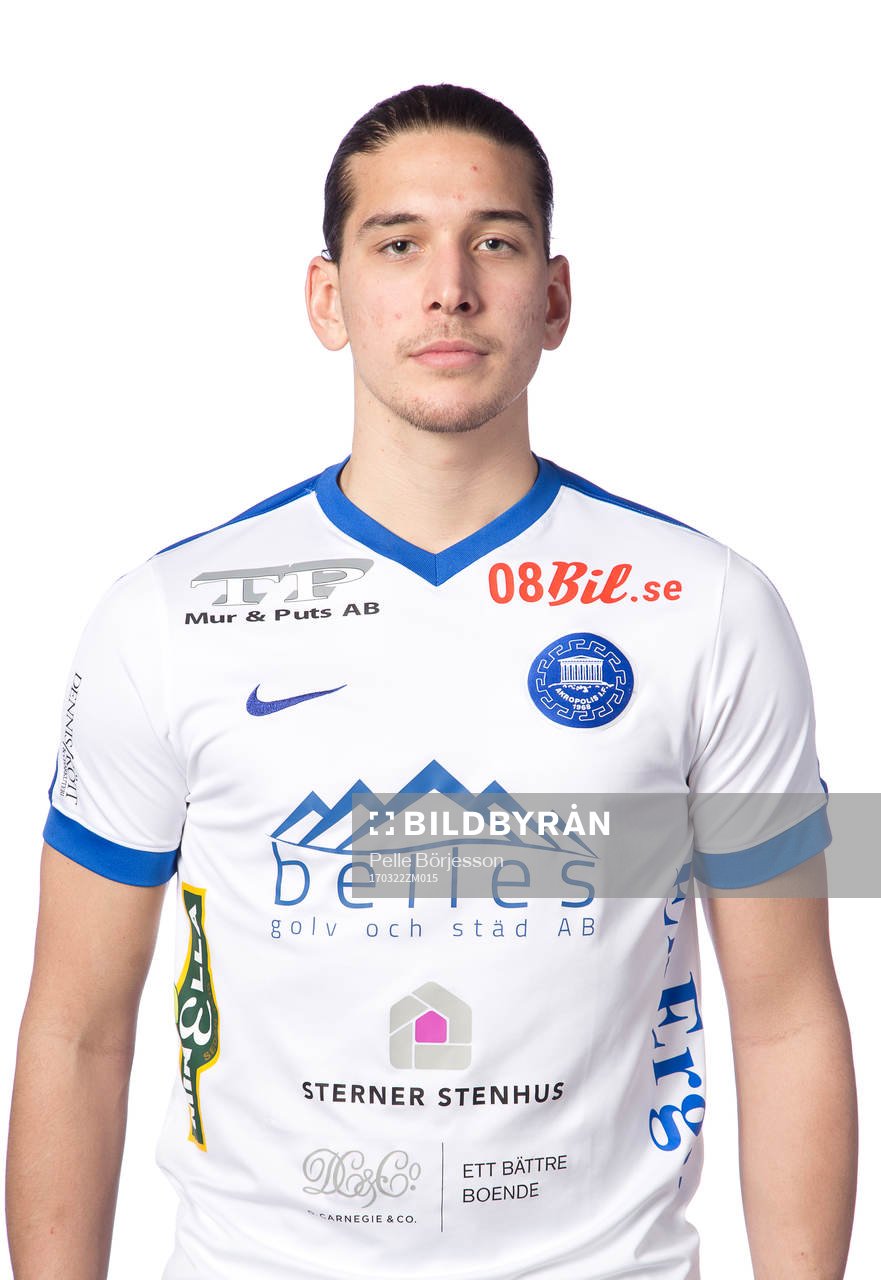 Akropolis Naprapat Nikola Vasic poserar för ett porträtt den 22 mars 2017 i Stockholm. 
