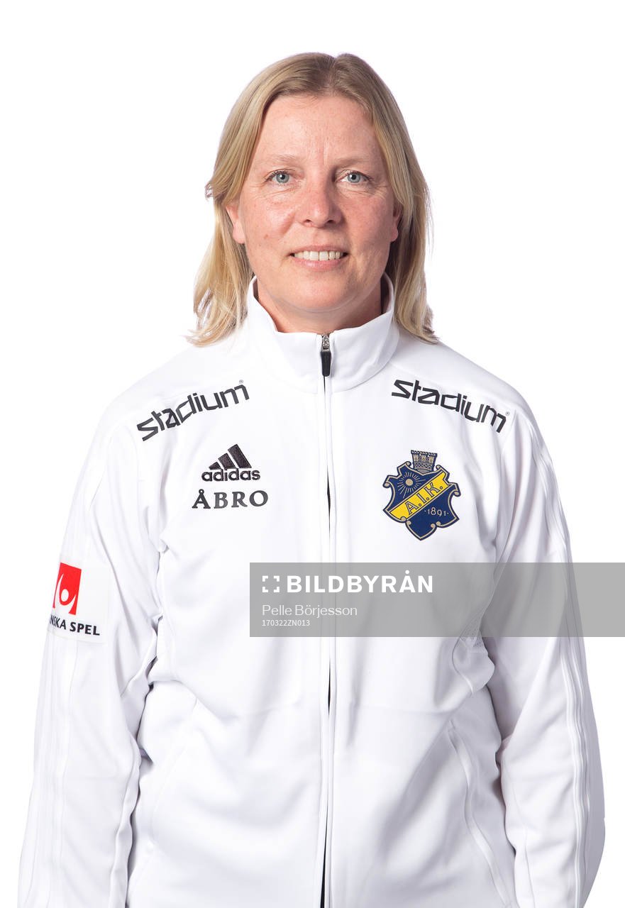 AIK:s tränare Johanna Johansson poserar för ett porträtt den 22 mars 2017 i Stockholm.