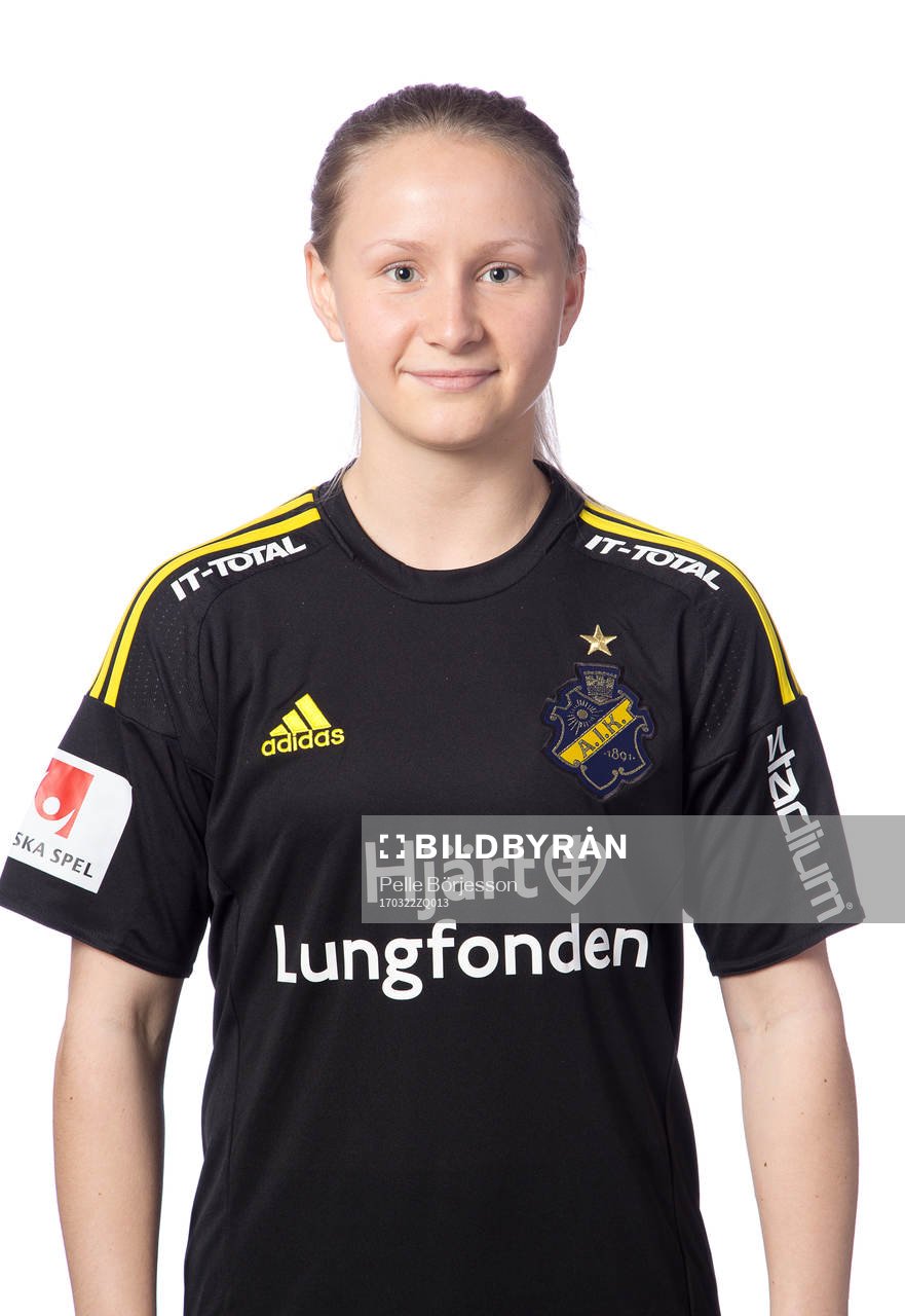 AIK:s Lina Malmborg poserar för ett porträtt den 22 mars 2017 i Stockholm.