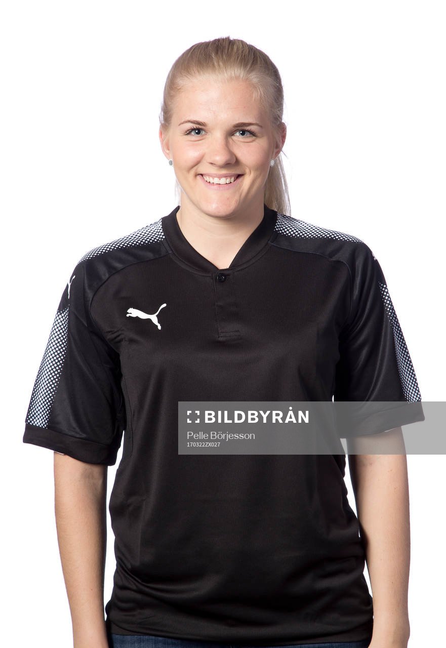 Hammarbys målvakt Emma Holmgren poserar för ett porträtt den 22 mars 2017 i Stockholm.