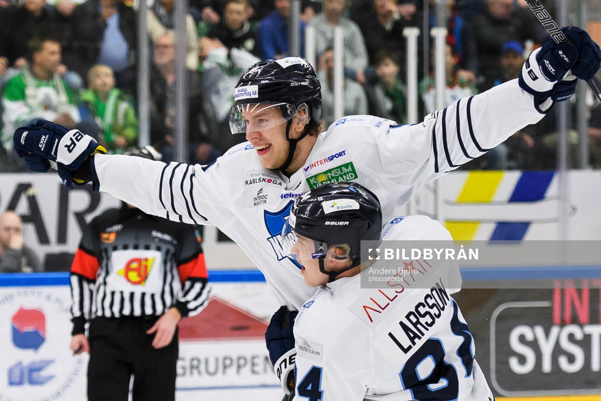 Karlskogas Victor Ejdsell och Henrik Larsson jublar