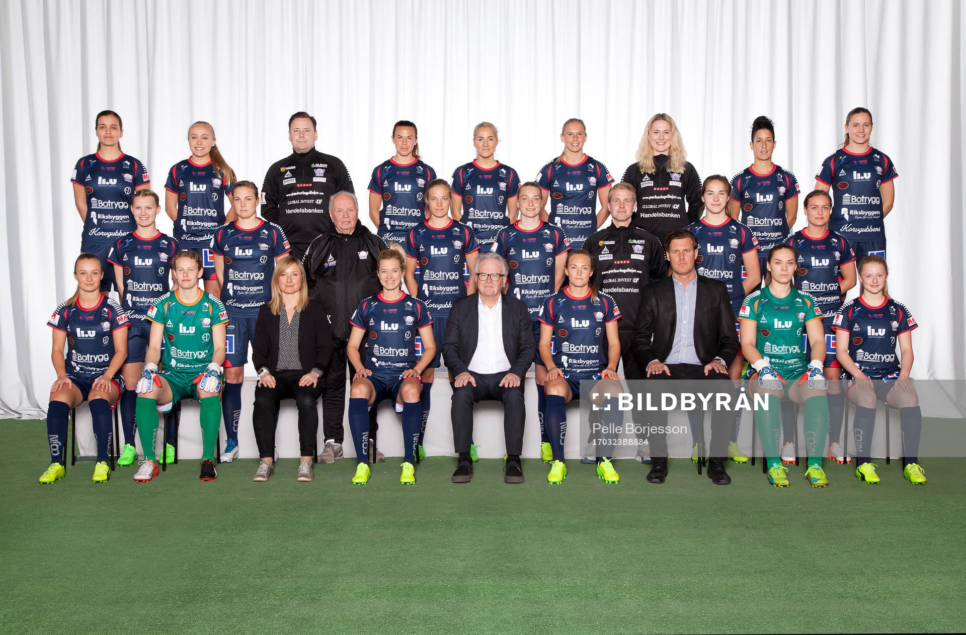 Linköping poserar för en lagbild den 23 Mar 2017 i Linköping.Bakre ledet fr. v. Marija Banusic, Alva Selerud, Ronnie Bergdahl, Jessica Samuelsson, Irma Helin, Jonna Andersson, Olivia Dahlman, Claudia Neto, Emma Lennartsson. Mittenledet fr. v. Sara Olai, Lisa Lantz, Rolf Loben Gustavsson, Lina Hurtig, Maja Kildemoes, Fredrik Wiklund, Emmaliina Tulkki, Kristine Minde. Sittande fr. v. Tove Almqvist, Cajsa Andersson, Maria Hagström, Janni Arnth, Christer Mård, Magdalena Eriksson, Kim Björkegren, Matilda Haglund, Wilma Thörnkvist.