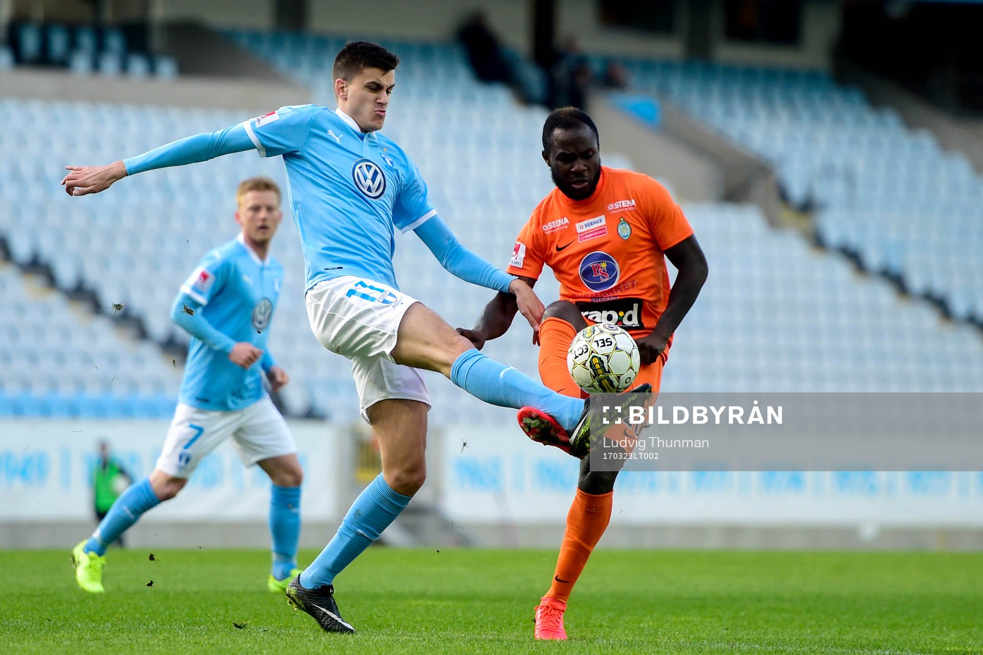 Malmö FFs Alexander Jeremejeff och Eskilstunas Emmanuel