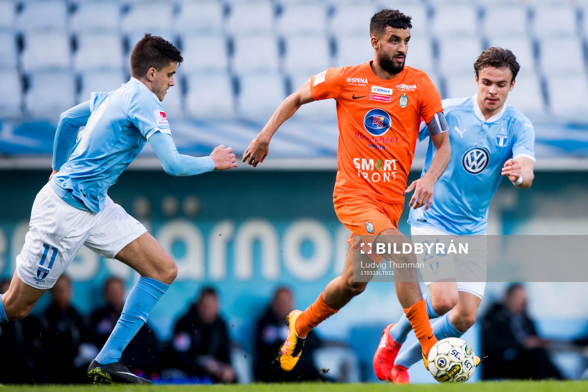 Eskilstunas Omar Eddahri jagas av Malmö FFs Alexander