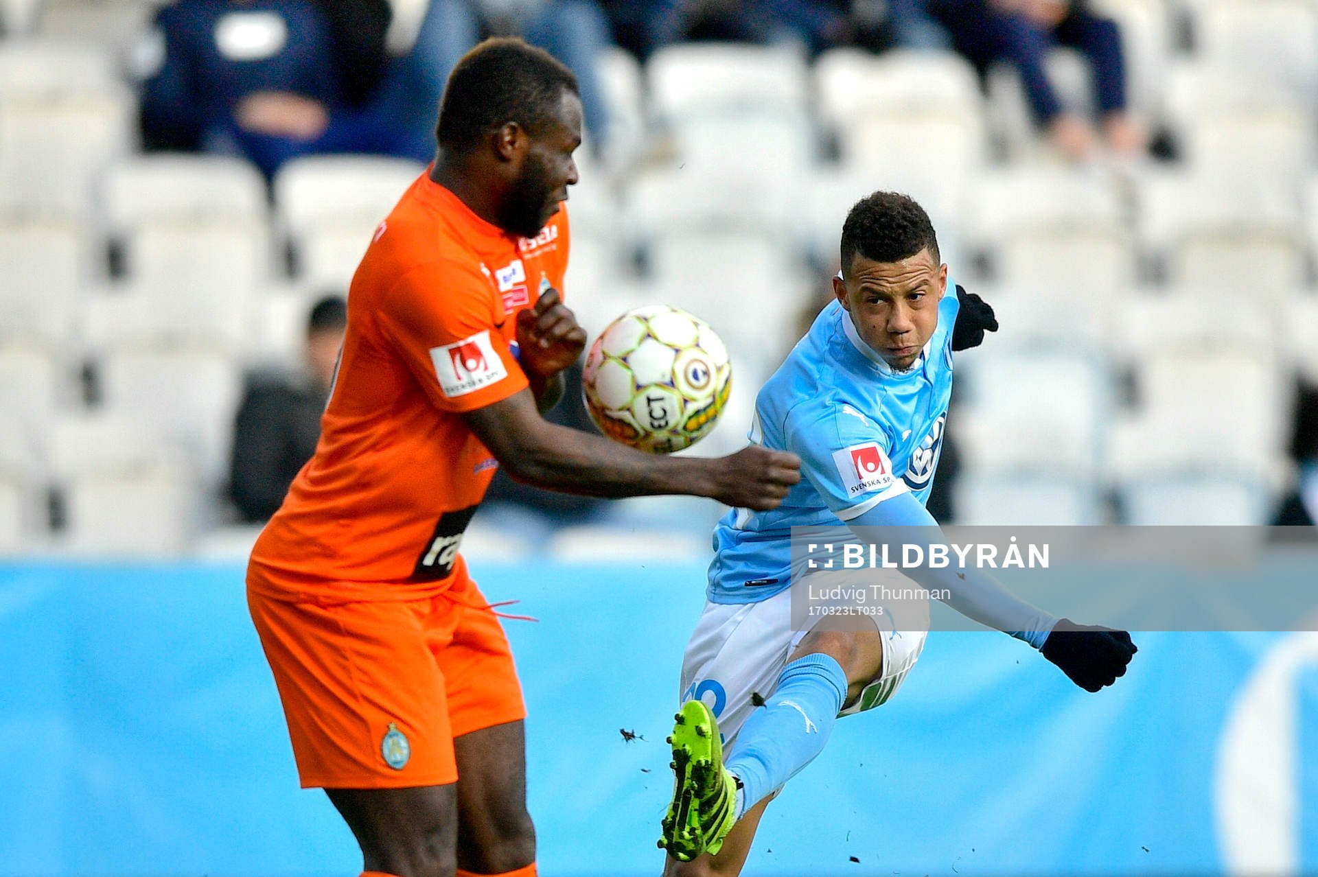 Malmö FFs Tobias Sana och Eskilstunas Emmanuel Frempong