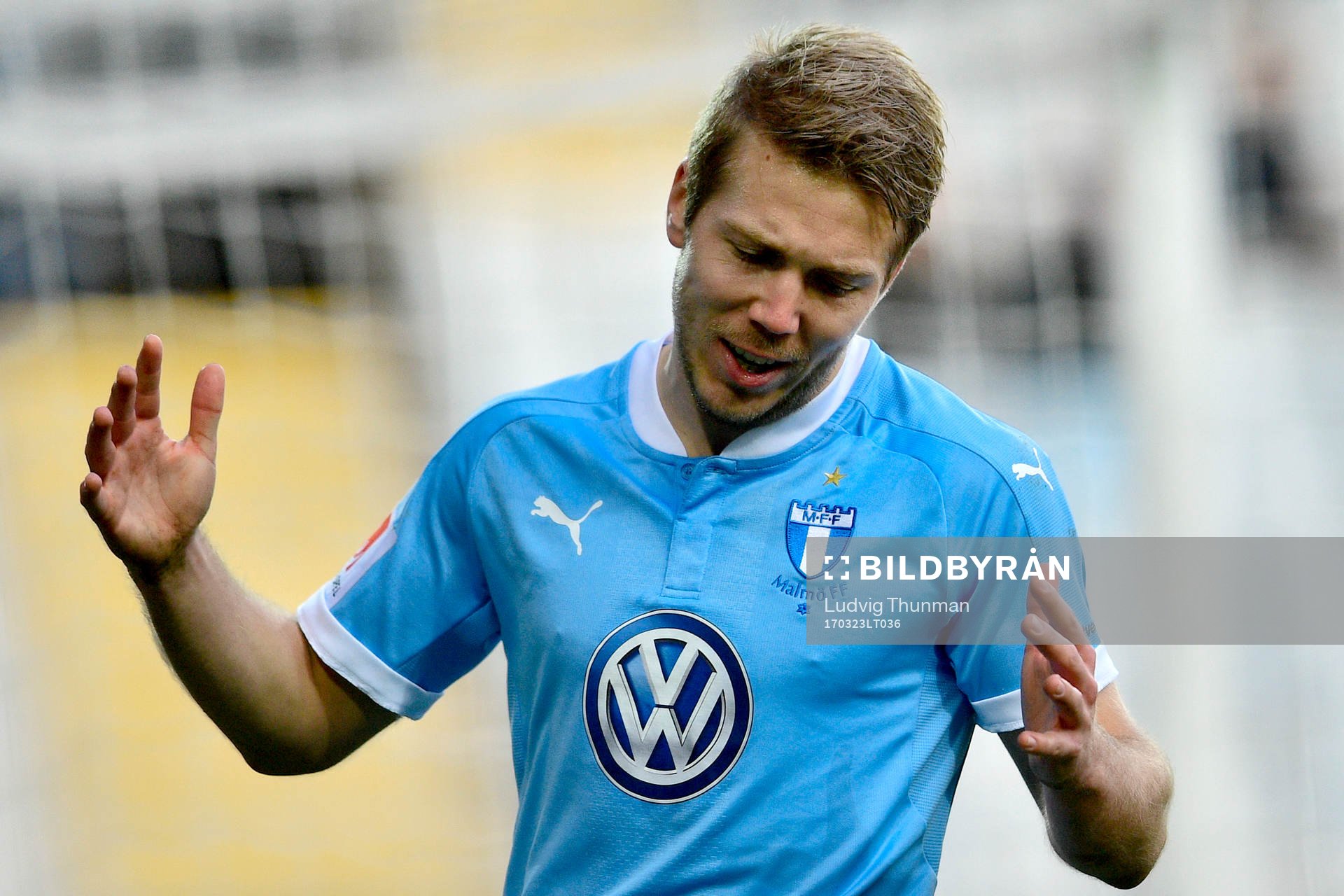 Malmö FFs Anton Tinnerholm deppar