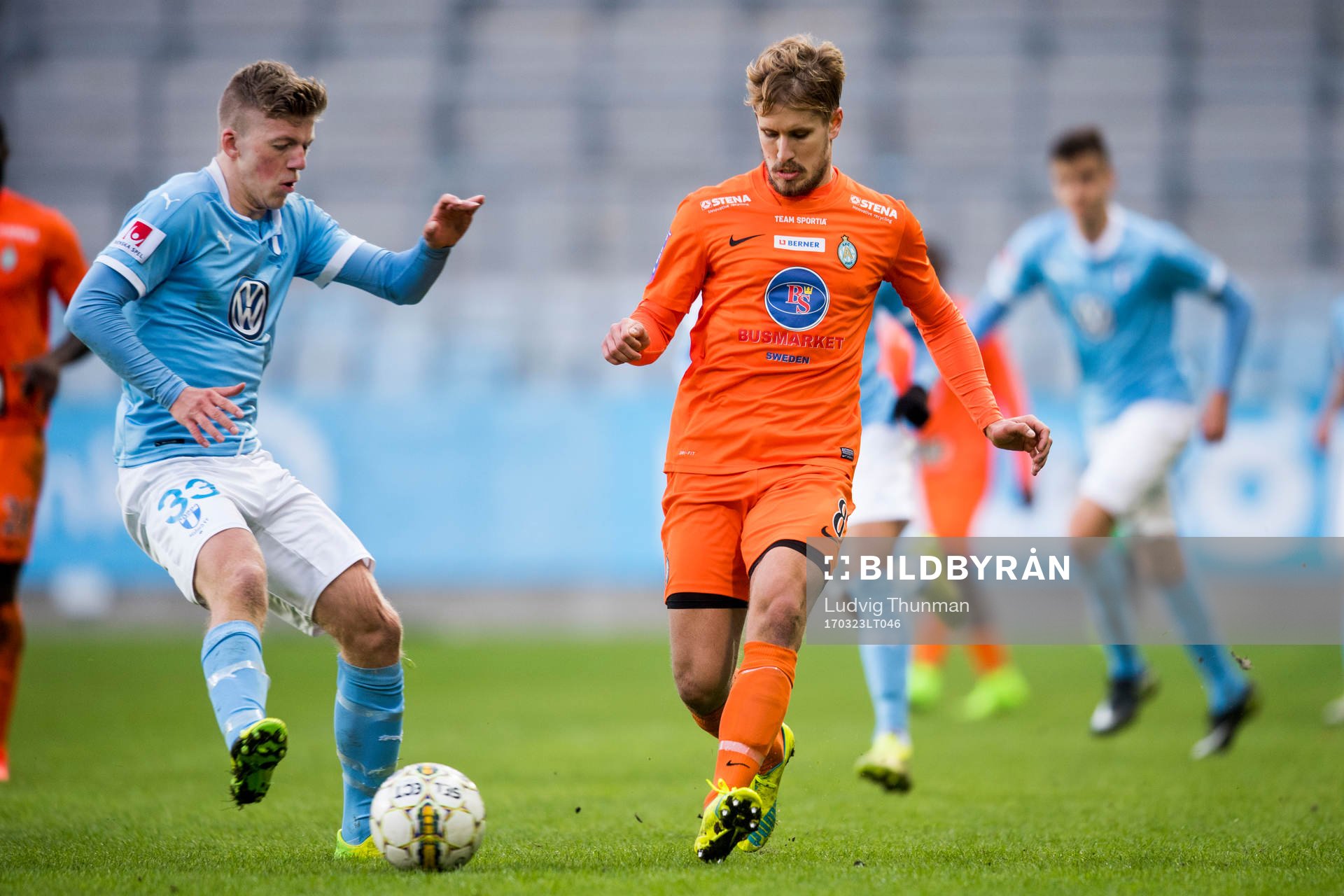 Malmö FFs Teddy Bergqvist och Eskilstunas Alexander Michell