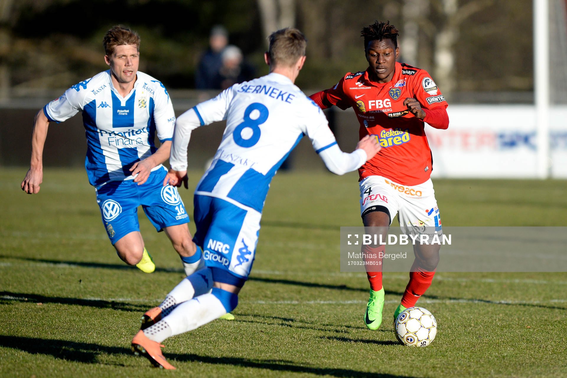 IFK Göteborgs Mikael Boman och Sören Rieks och Falkenbergs Daniel Johansson under en träningsmatch i fotboll mellan IFK Göteborg och Falkenberg den 23 mars 2017 i Göteborg.
