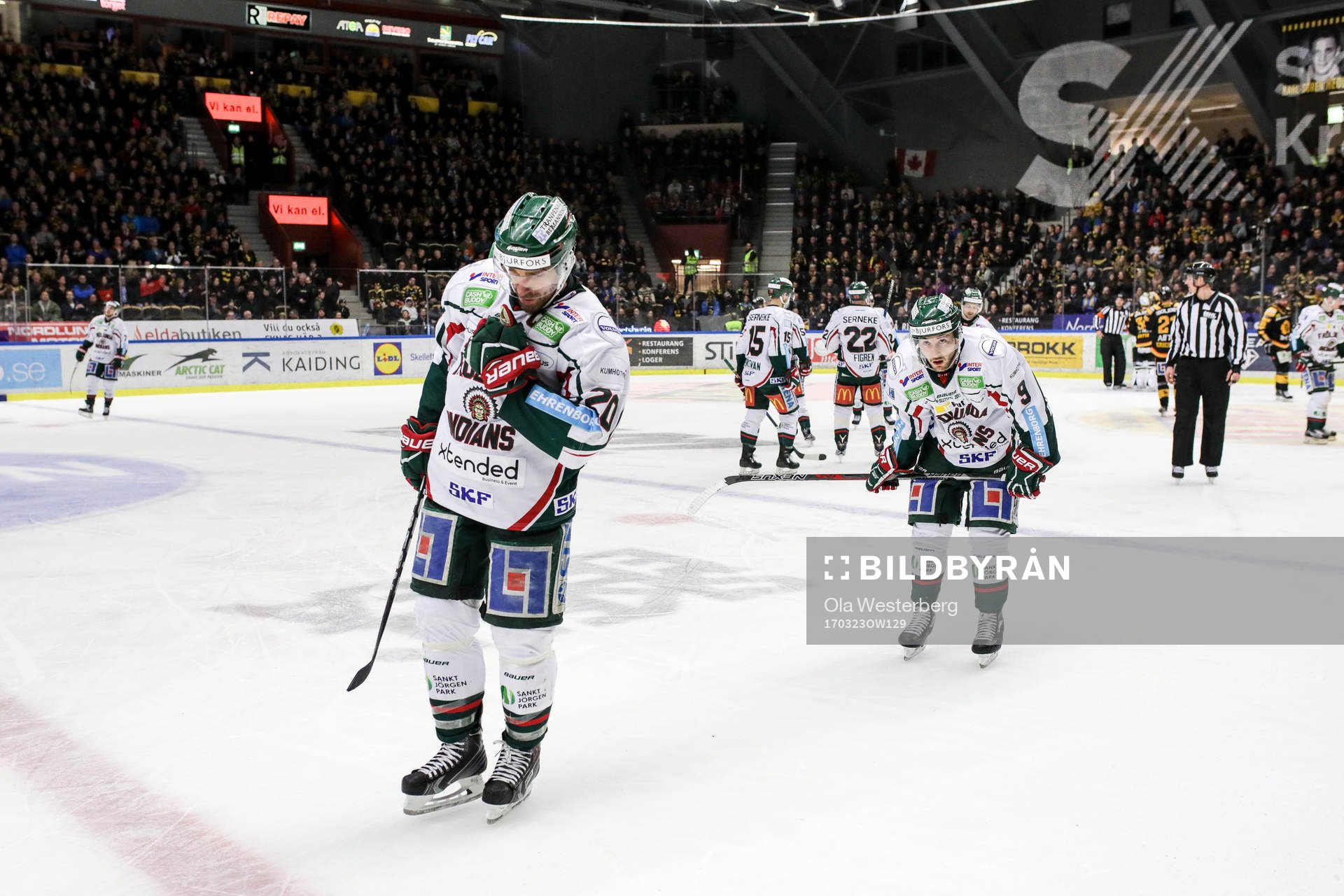 Frölundas Joel Lundqvist och Casey Wellman deppar