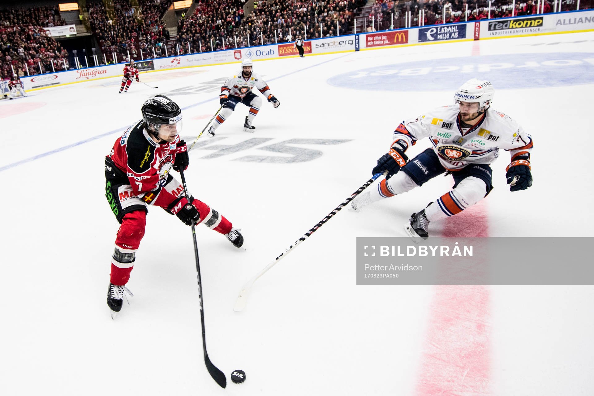 Malmö Redhawks Nils Andersson och Växjös Jeff Tambellini