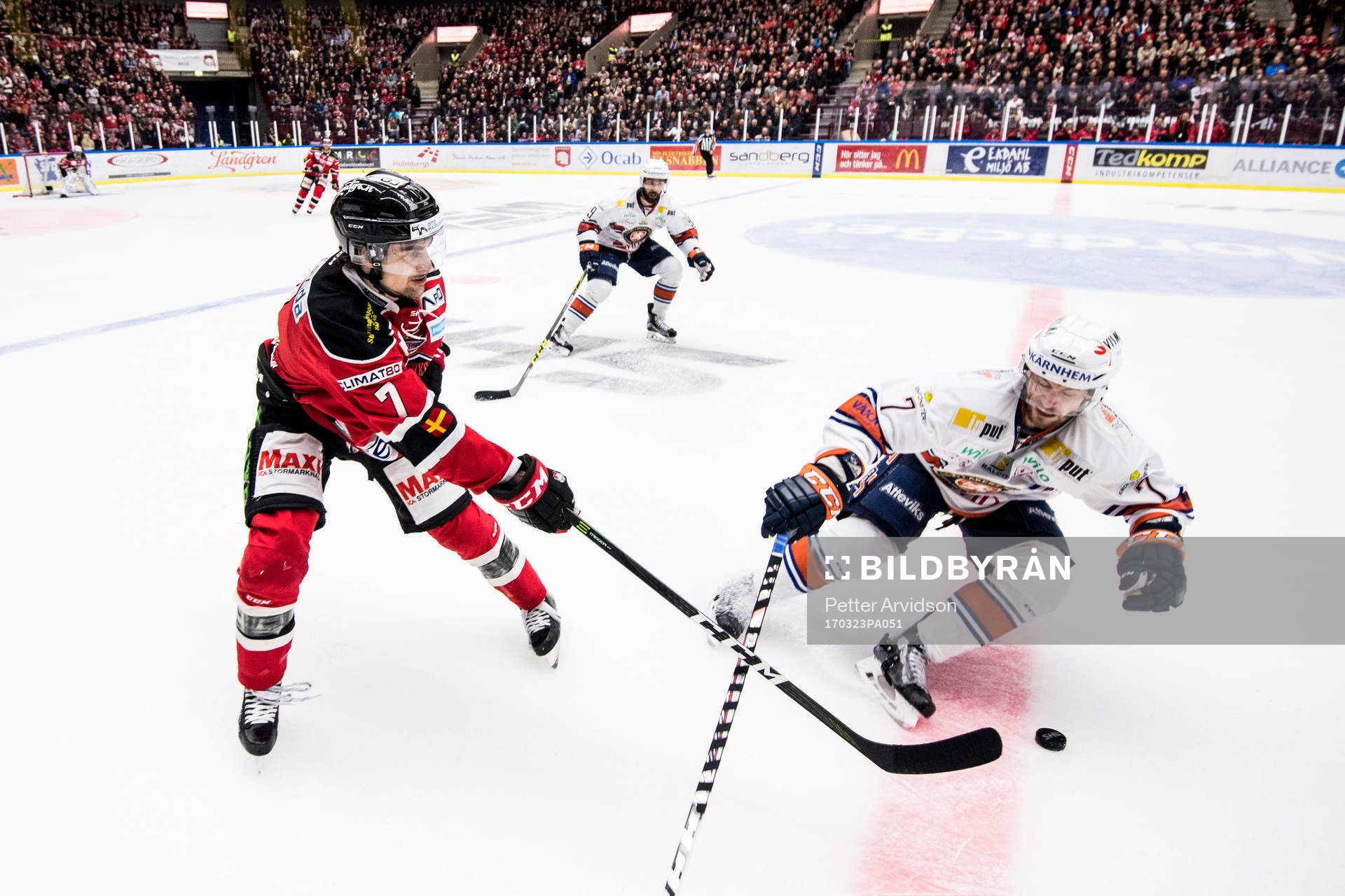 Malmö Redhawks Nils Andersson och Växjös Jeff Tambellini