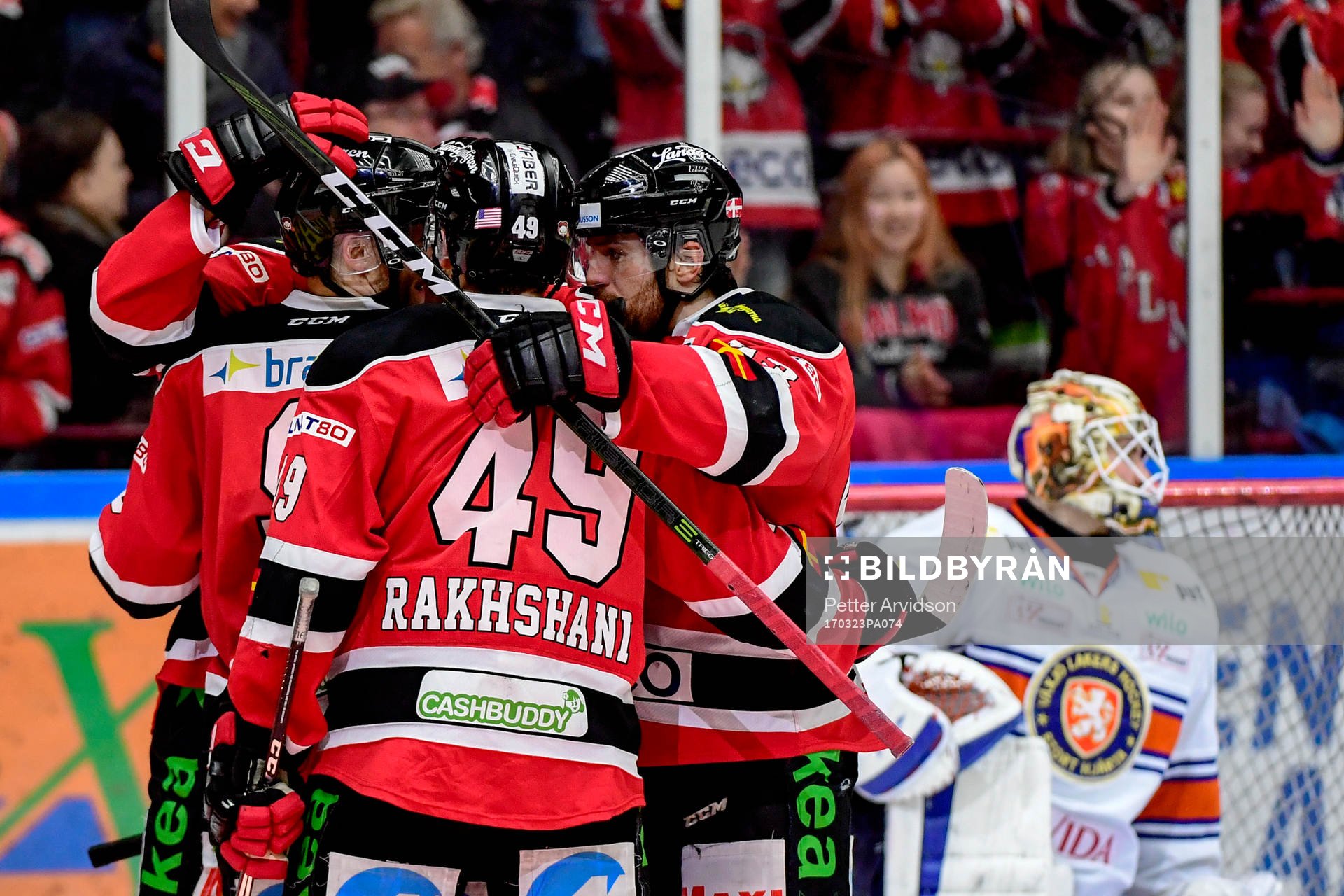 Malmö Redhawks Frederik Storm jublar med lagkamrater