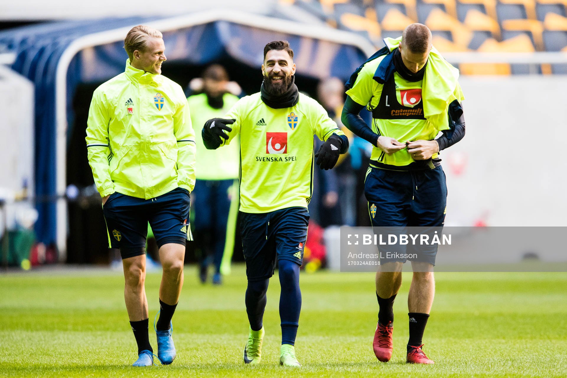 Sveriges Oscar Hiljemark, Jimmy Durmaz och Pontus Jansson