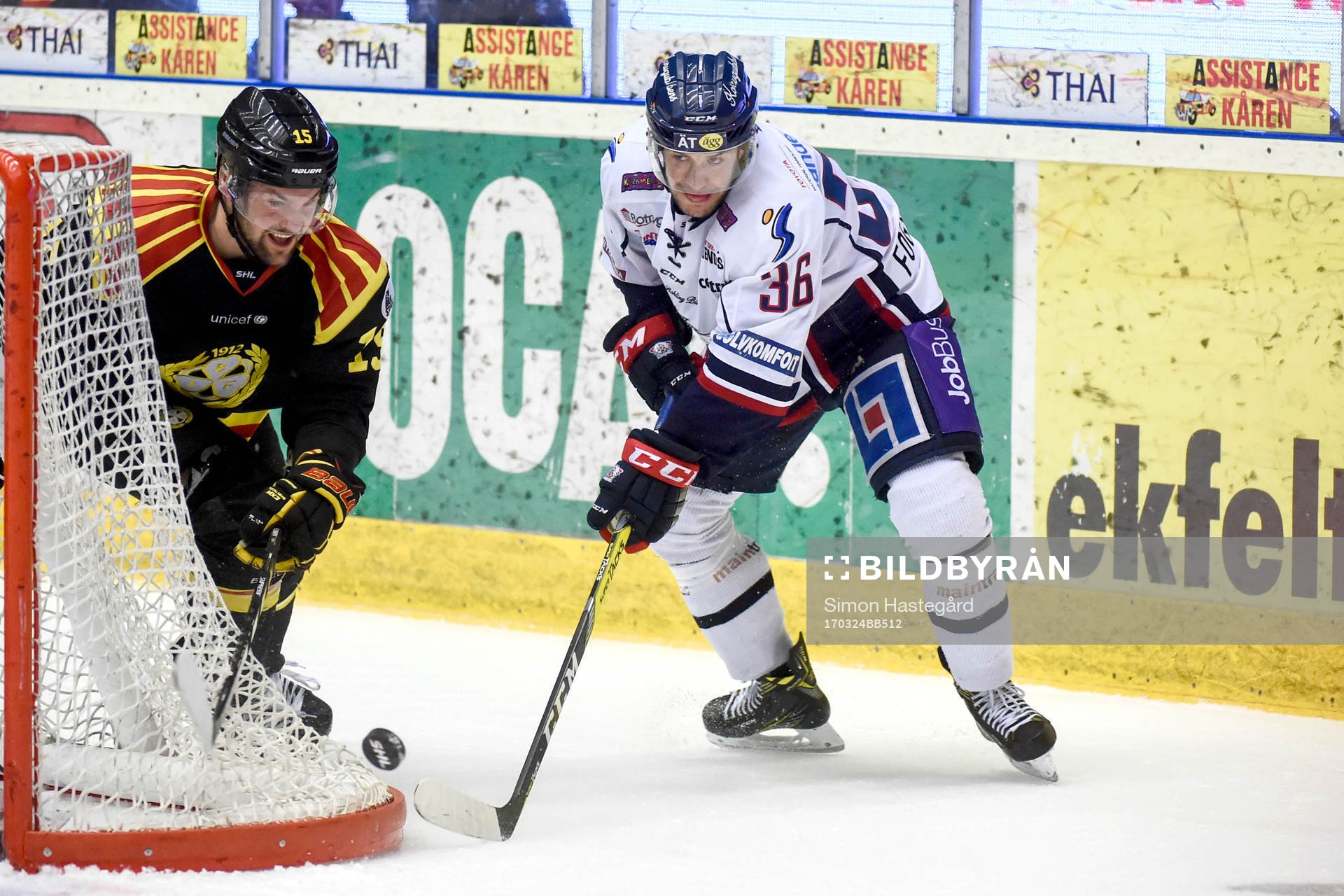 Brynäs Simon Bertilsson och Linköpings Niklas Fogström