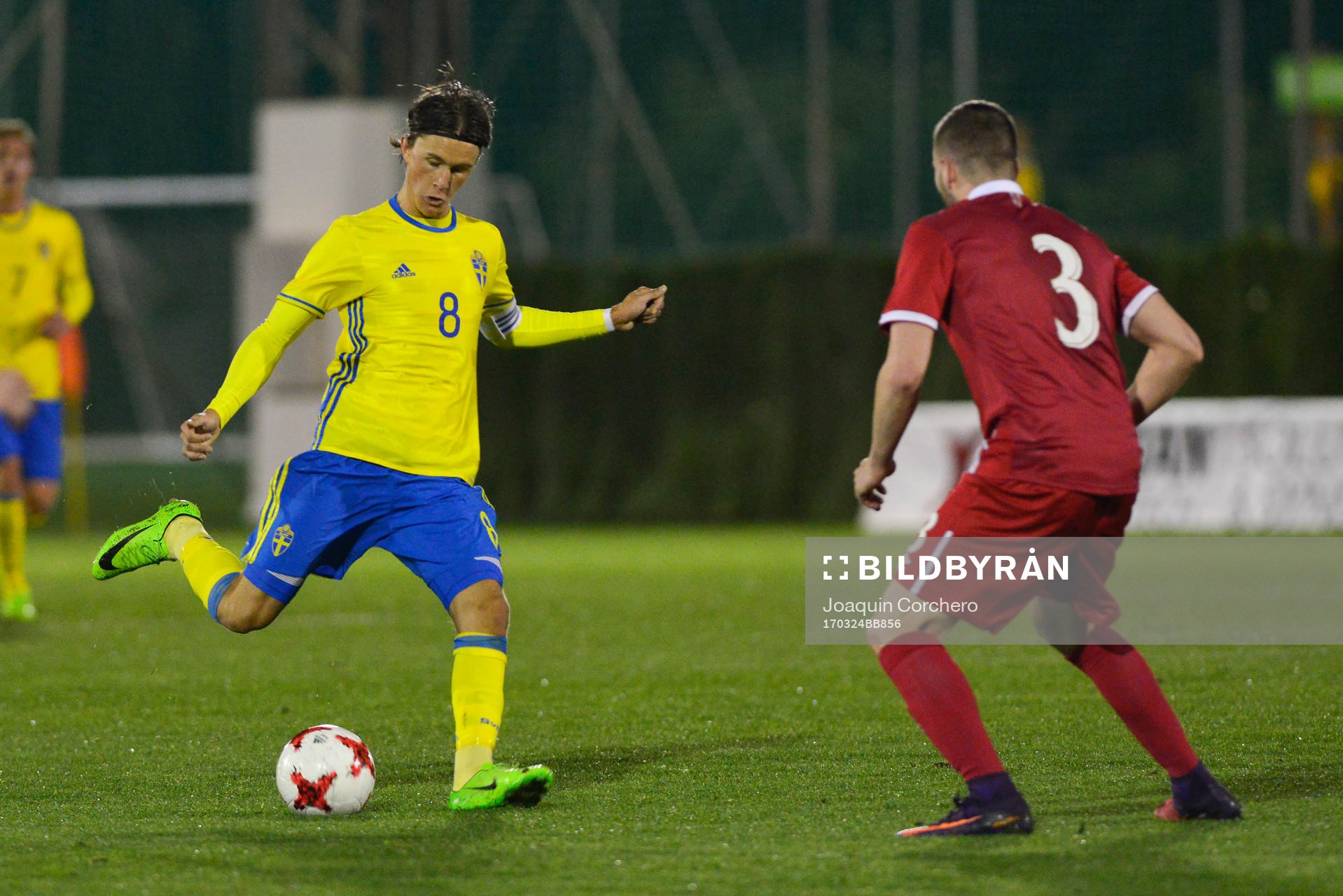 KRISTOFFER OLSSON (8 SWEDEN) PASS  THE BALL
