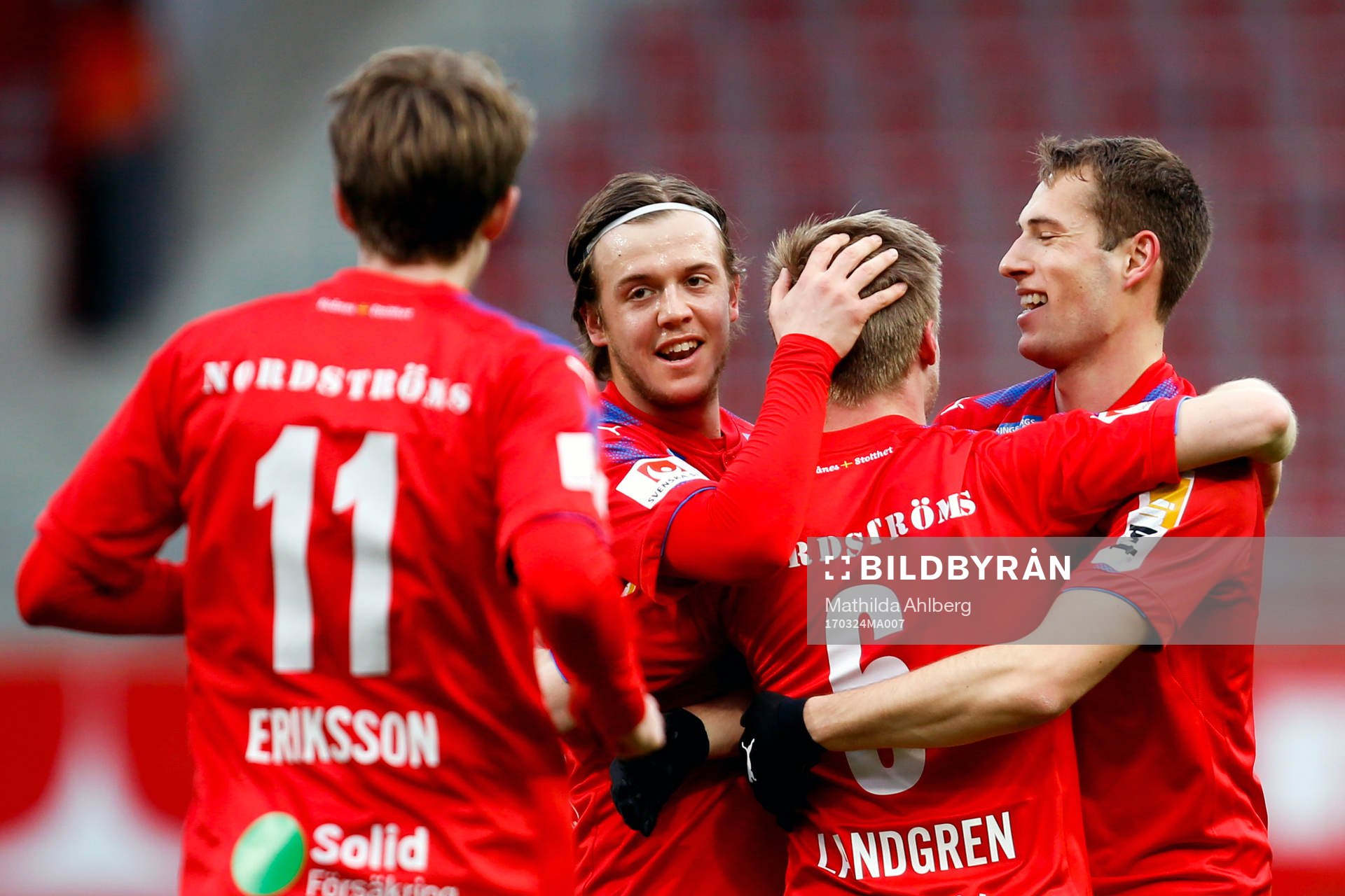 Helsingborgs Andreas Landgren jublar med lagkamrater