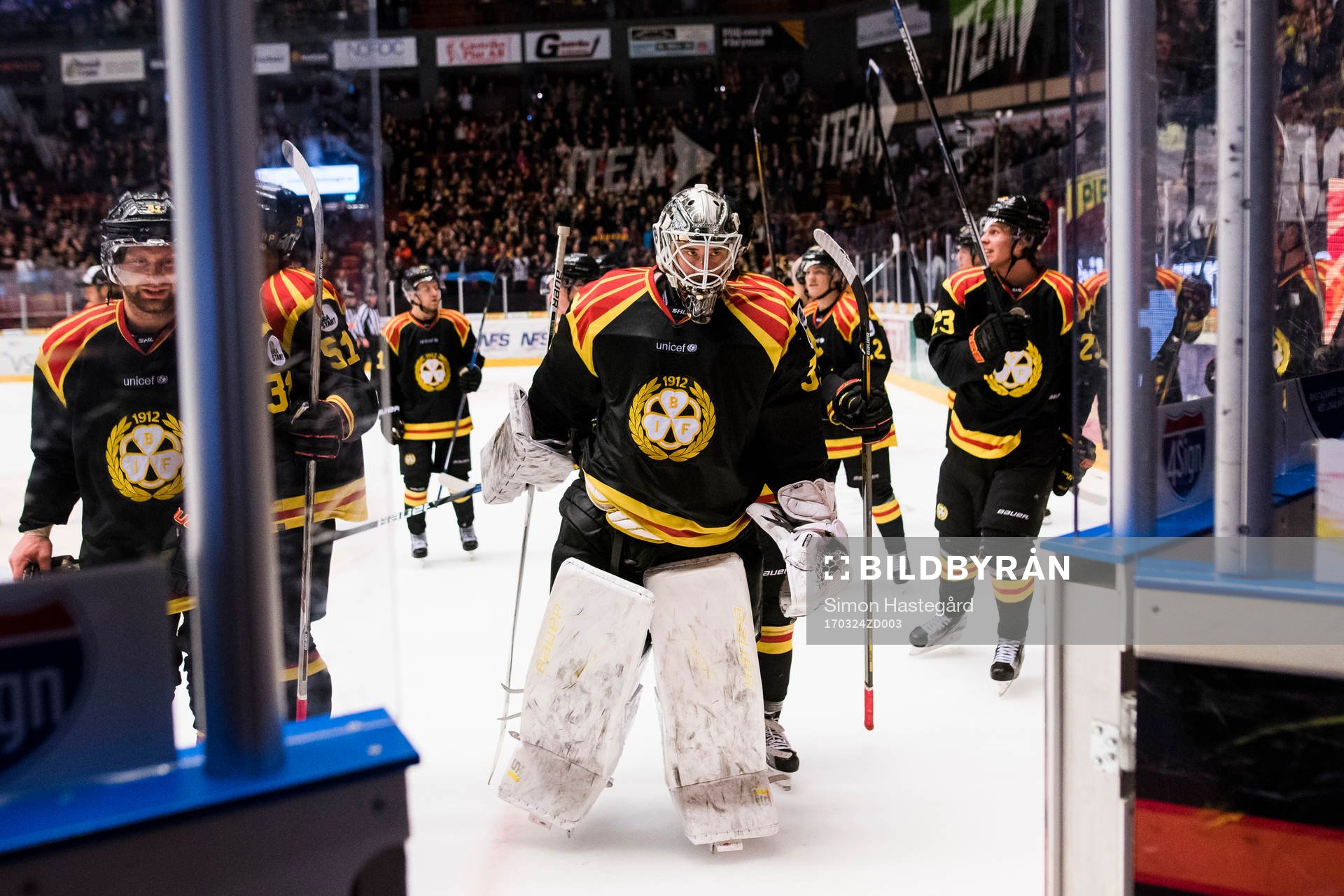 Brynäs målvakt David Rautio jublar