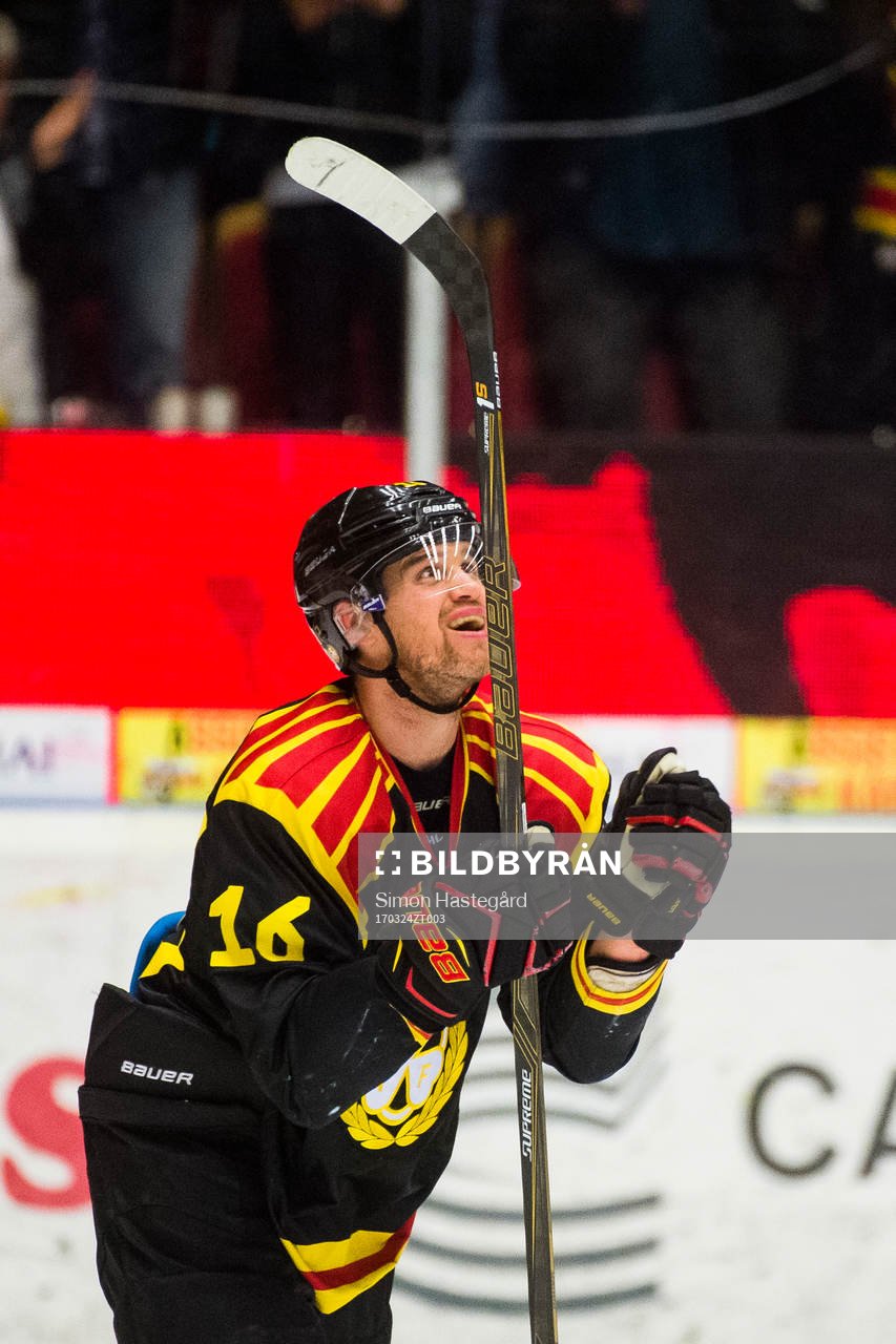 Brynäs Daniel Paille  jublar