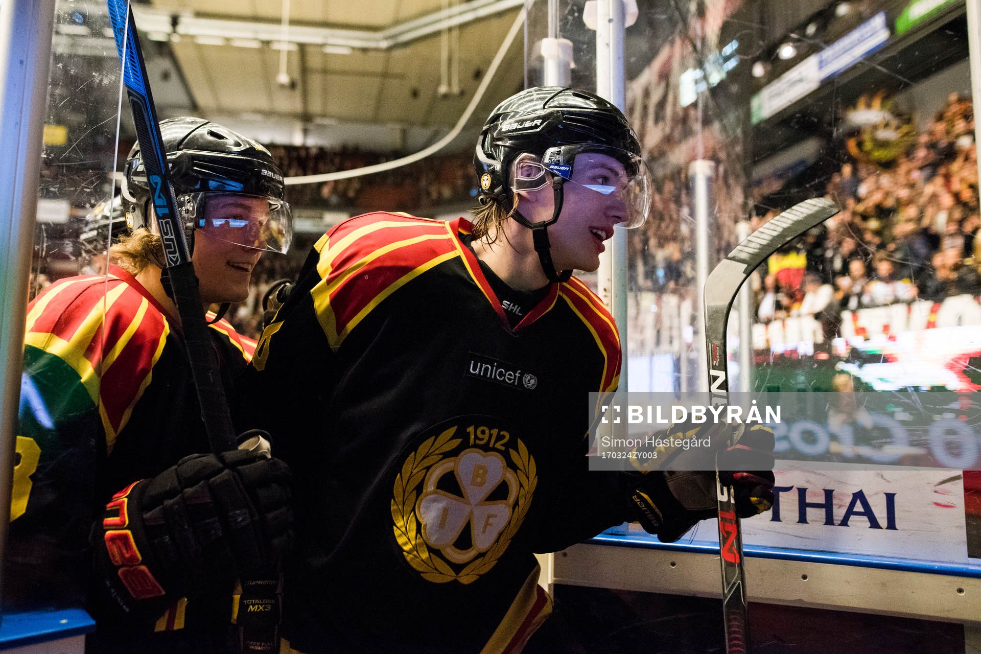 Brynäs Jesper Boqvist och Oskar Lindblom  jublar