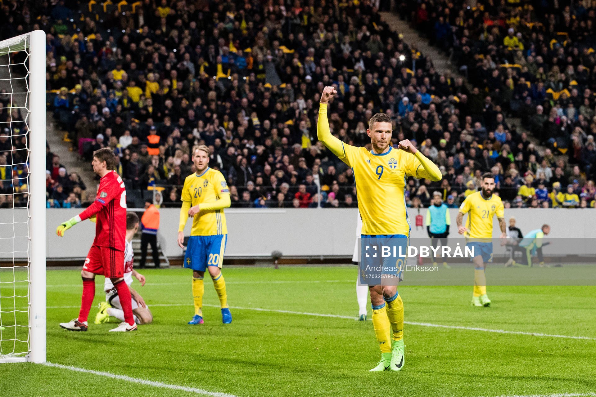 Sveriges Marcus Berg jublar