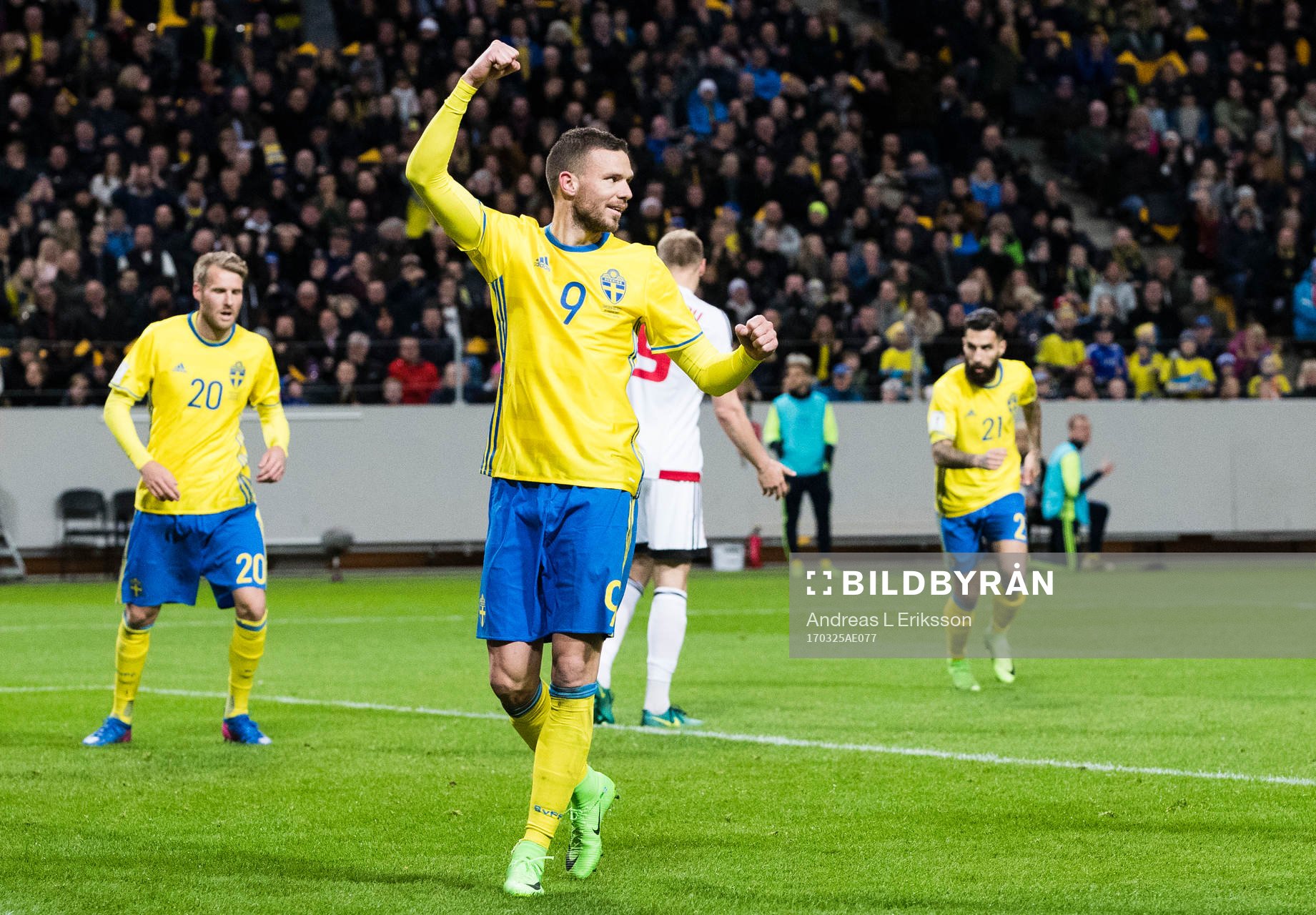 Sveriges Marcus Berg jublar