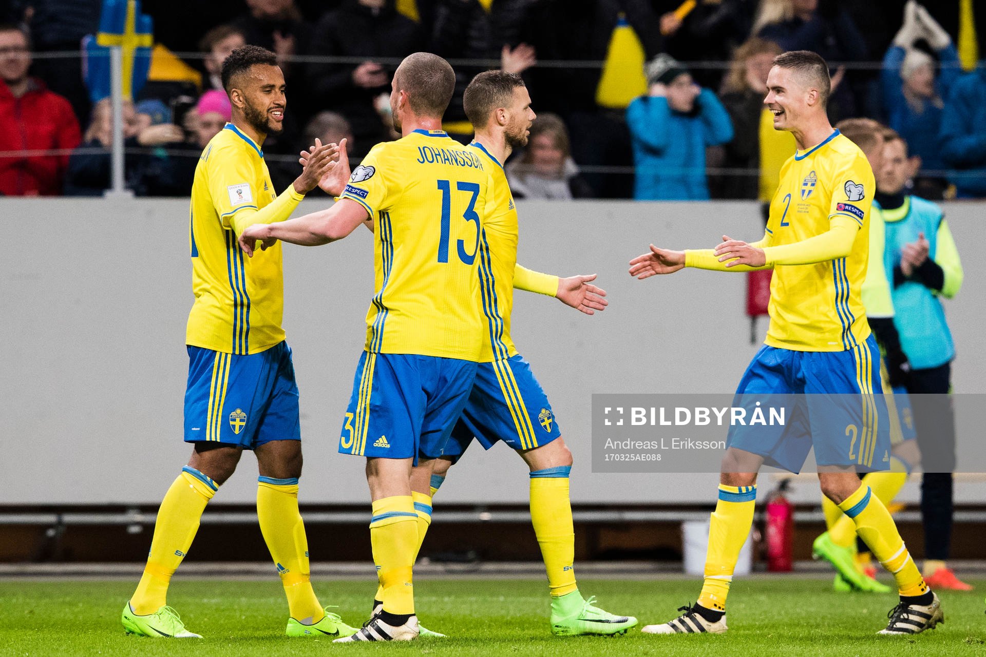 Sveriges Isaac Kiese Thelin jublar