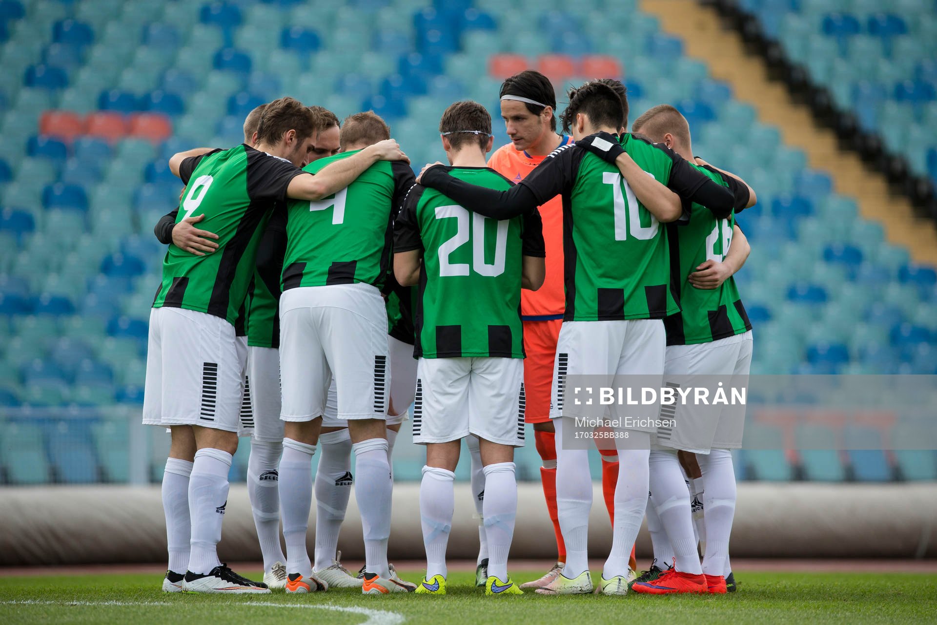 GAIS samlade innan en träningsmatch i fotboll mellan GAIS