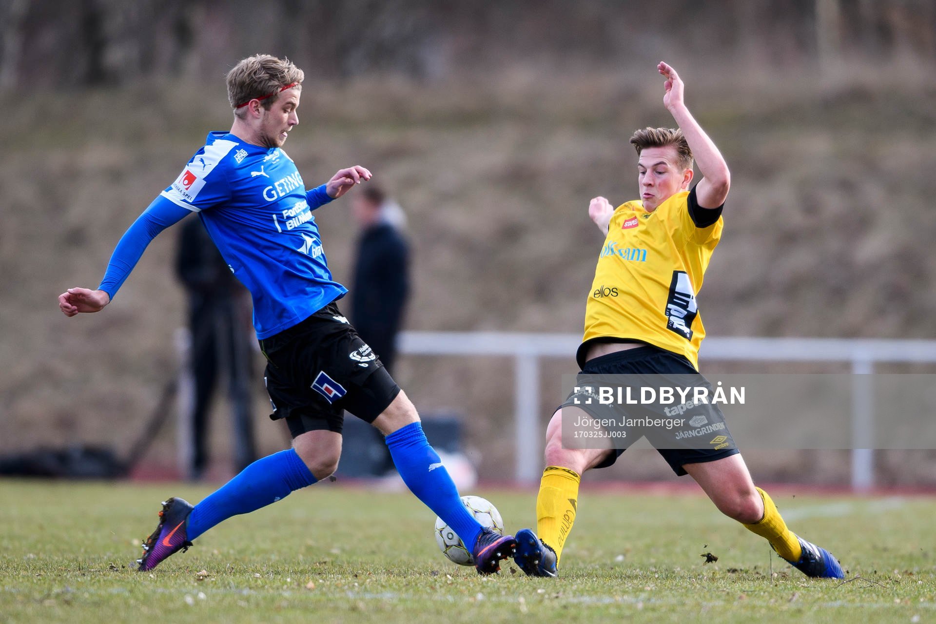 Elfsborgs Simon Olsson och Halmstads Marcus Mathisen