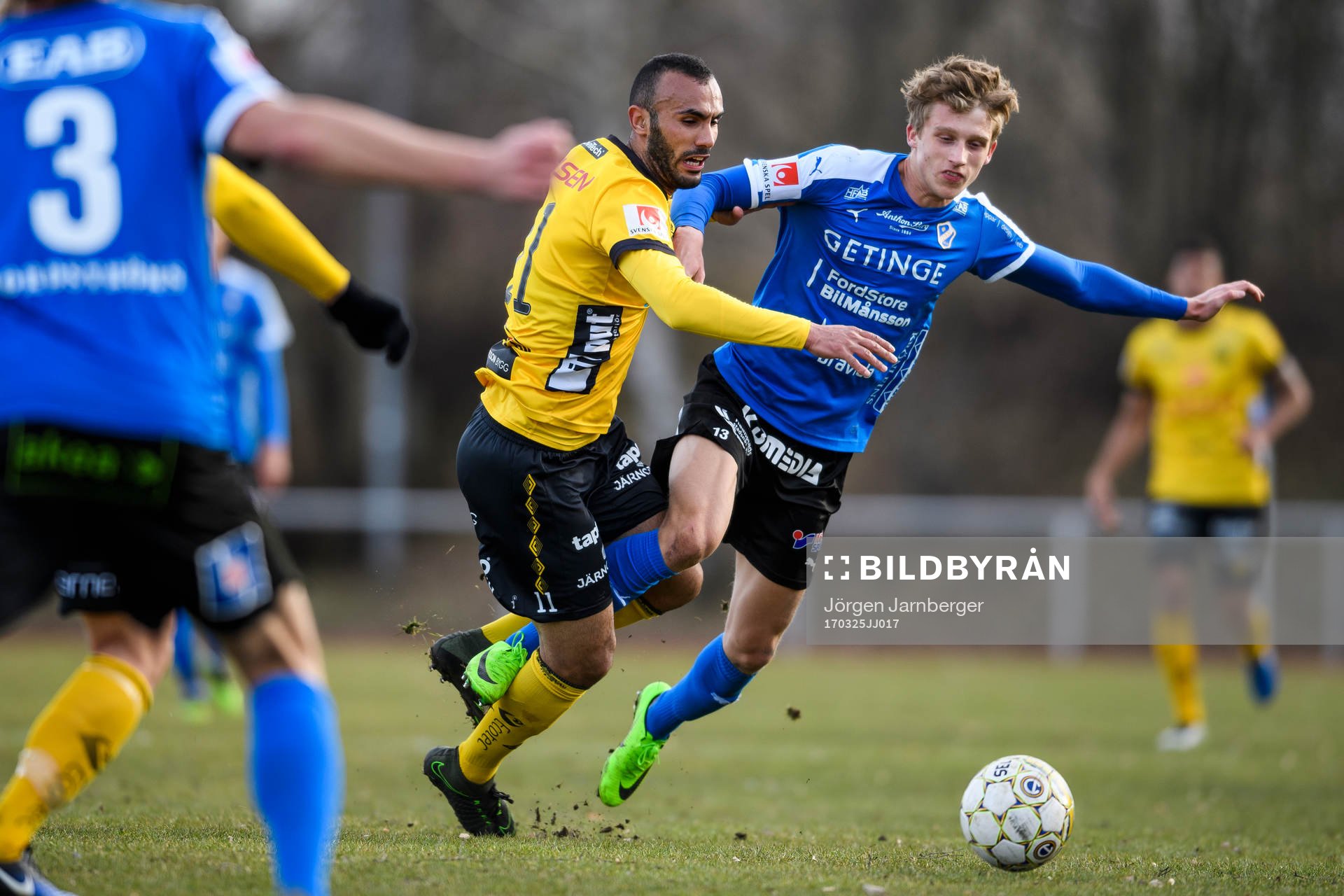 Halmstads Mads Roerslev Rasmussen och Elfsborgs Issam Jebali