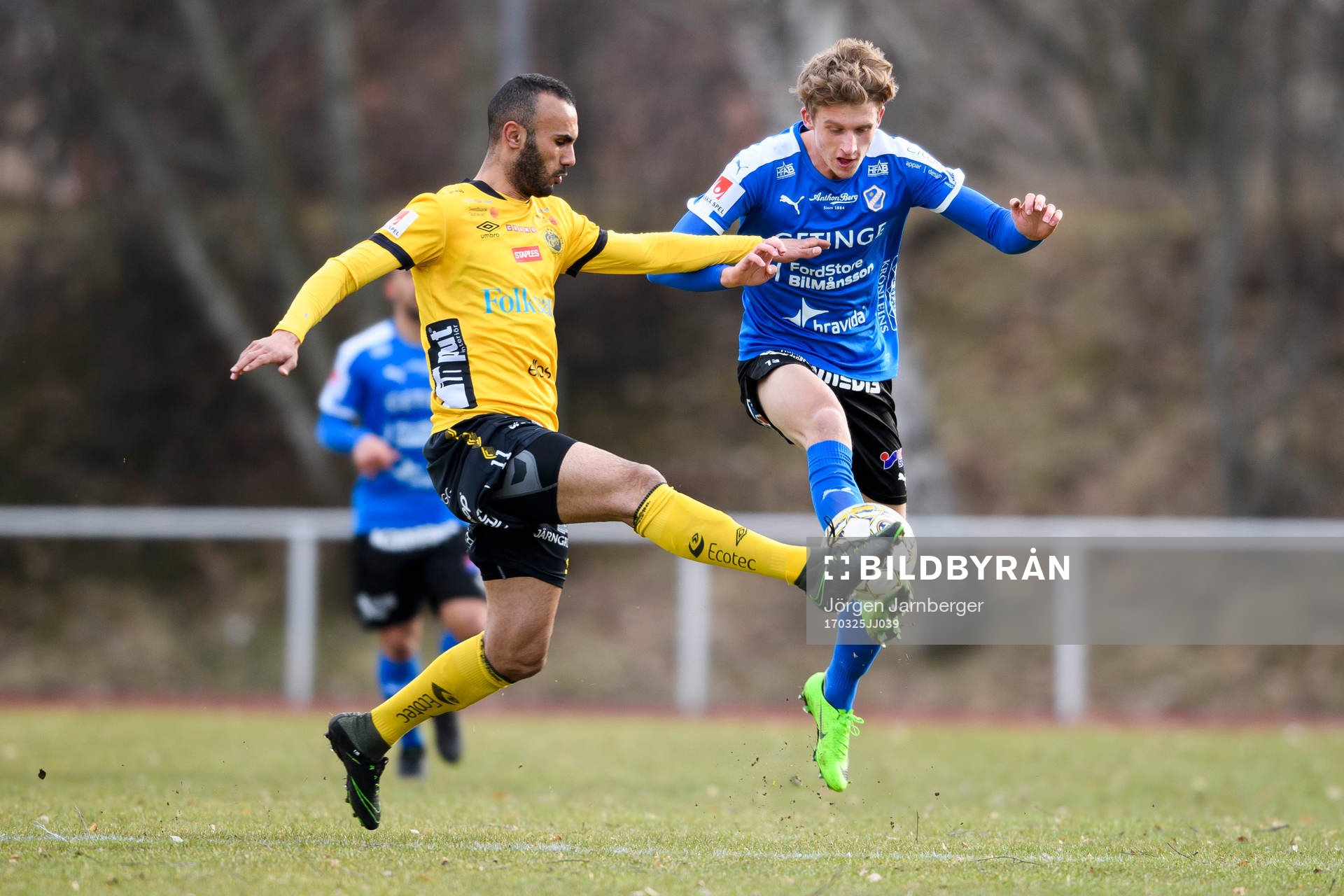 Halmstads Mads Roerslev Rasmussen och Elfsborgs Issam Jebali