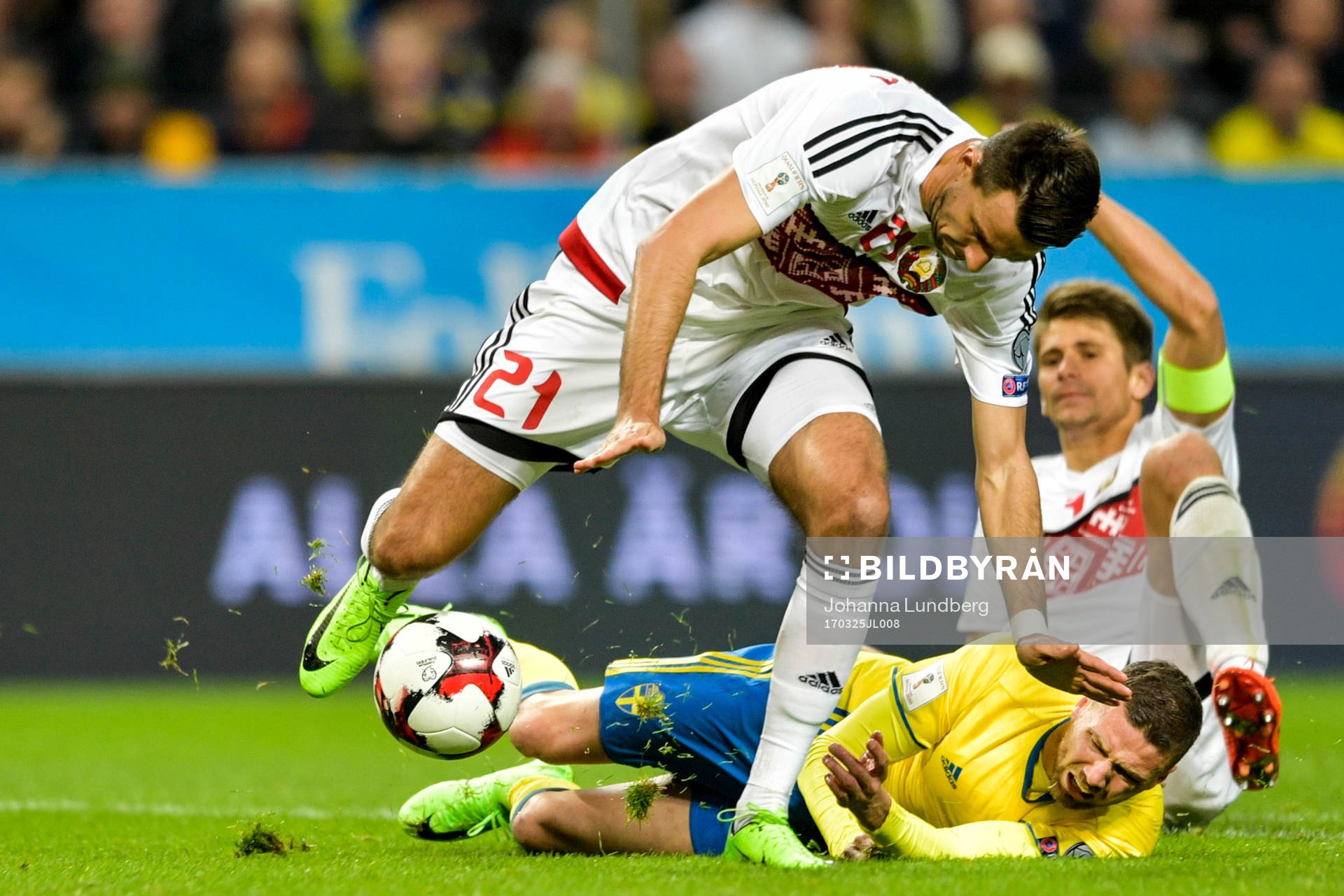 Sveriges Marcus Berg och Belarus Yegor Filipenko