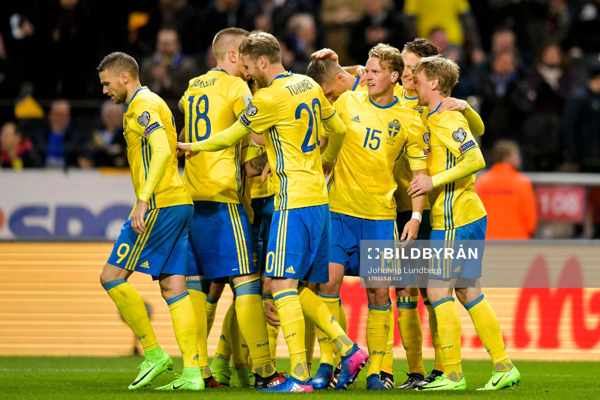 Sveriges spelare jublar