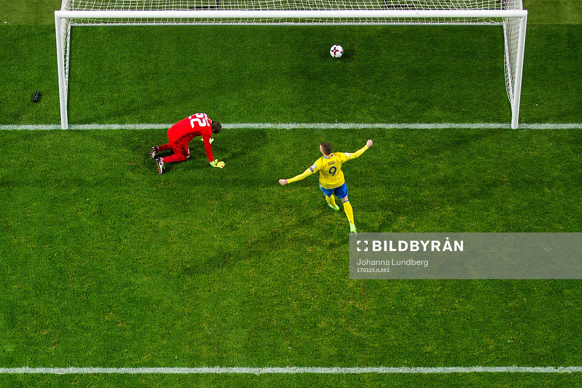 Sveriges Marcus Berg jublar