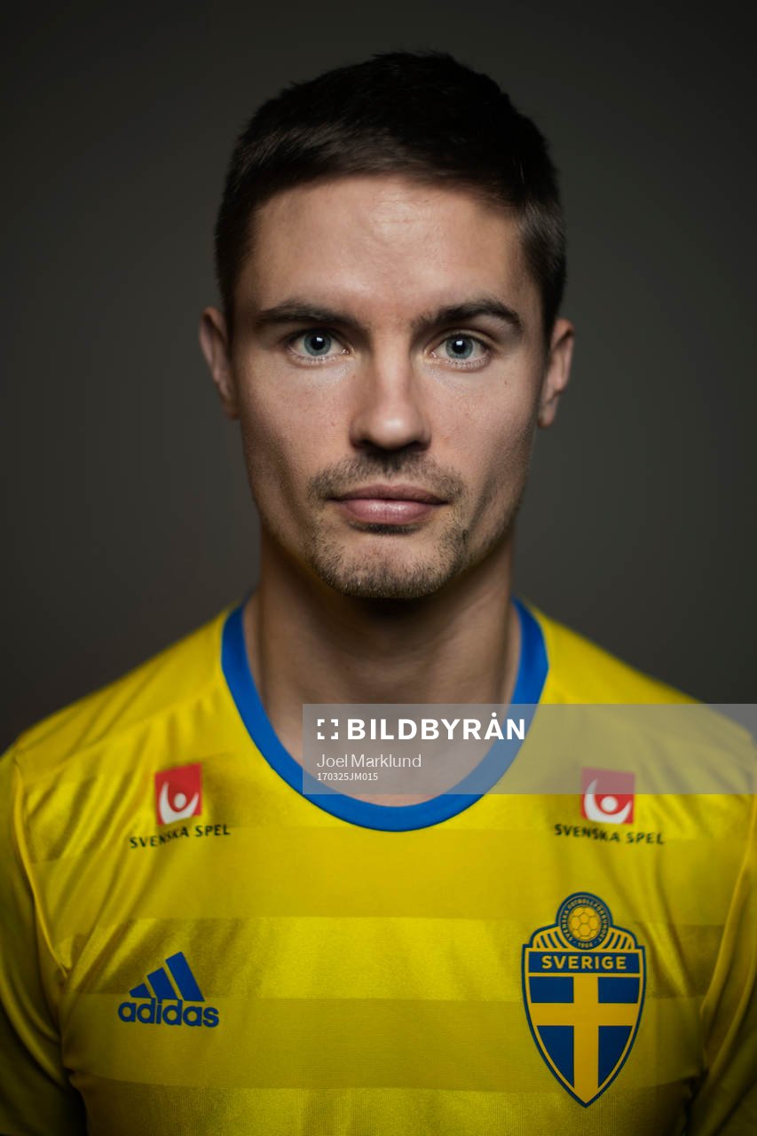 Mikael Lustig, spelare i Sveriges fotbollslandslag