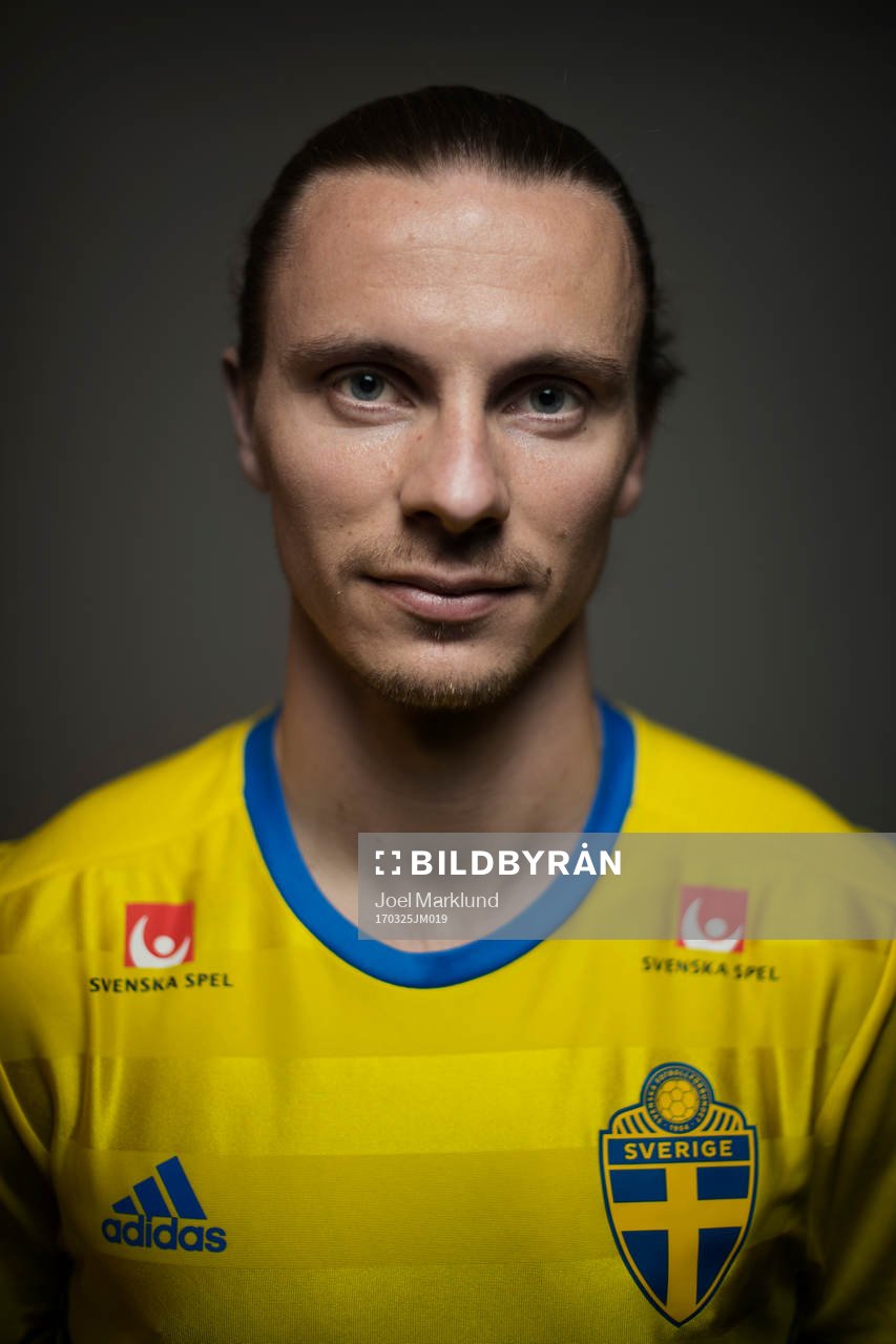 Niklas Hult, spelare i Sveriges fotbollslandslag