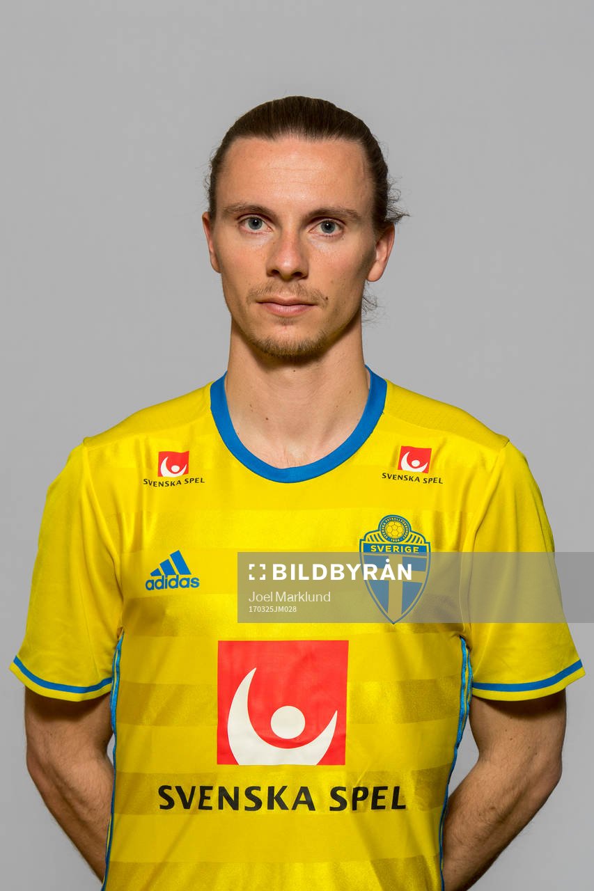 Niklas Hult, spelare i Sveriges fotbollslandslag