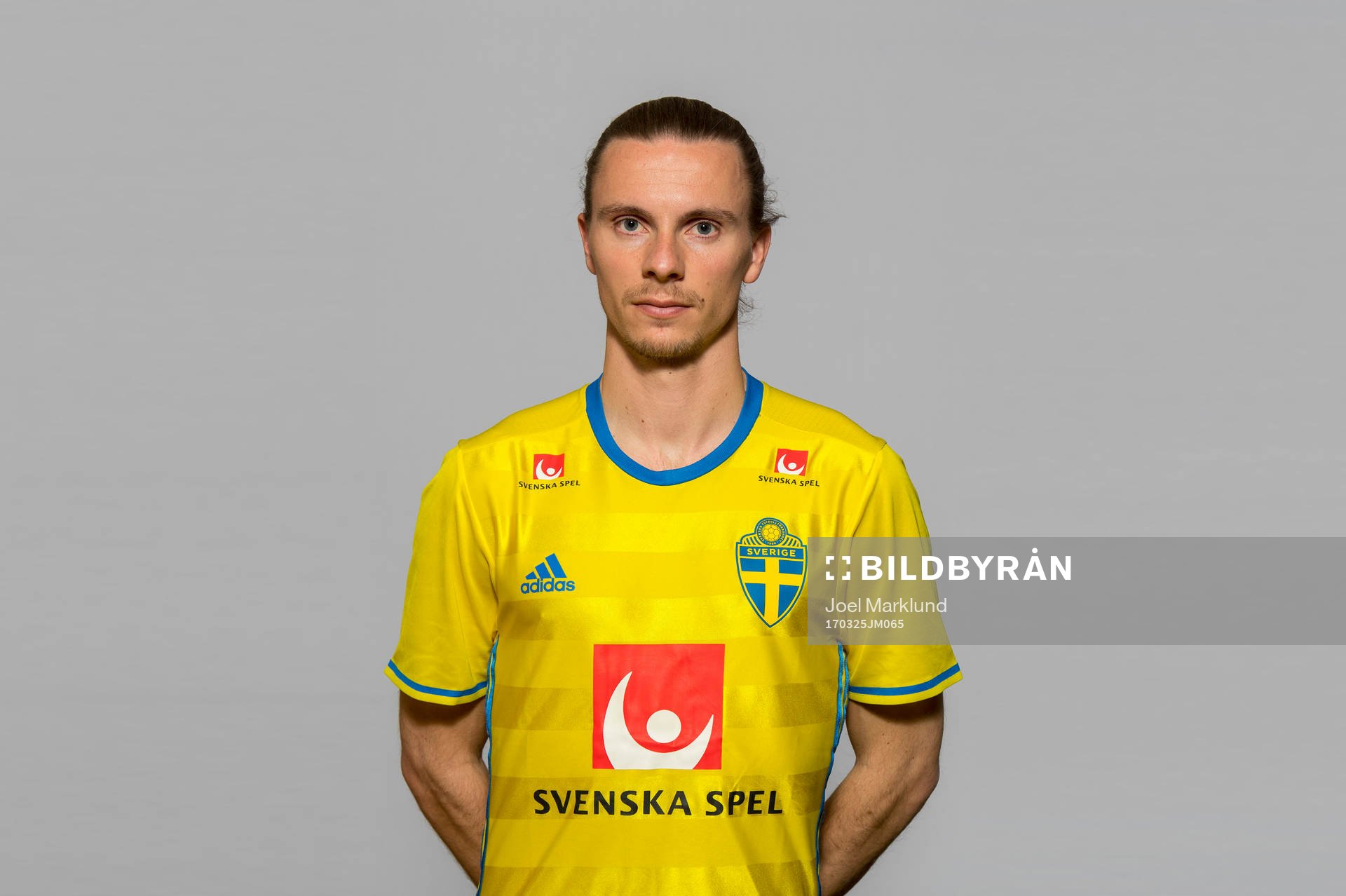 Niklas Hult, spelare i Sveriges fotbollslandslag