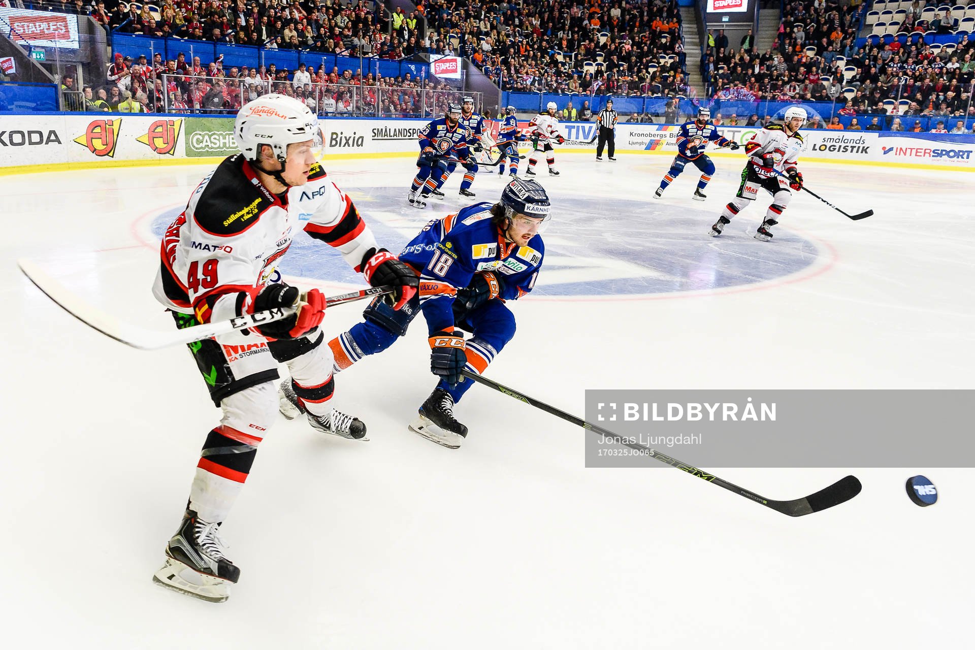 Malmö Redhawks Rhett Rakhshani jagas av Växjös Dennis